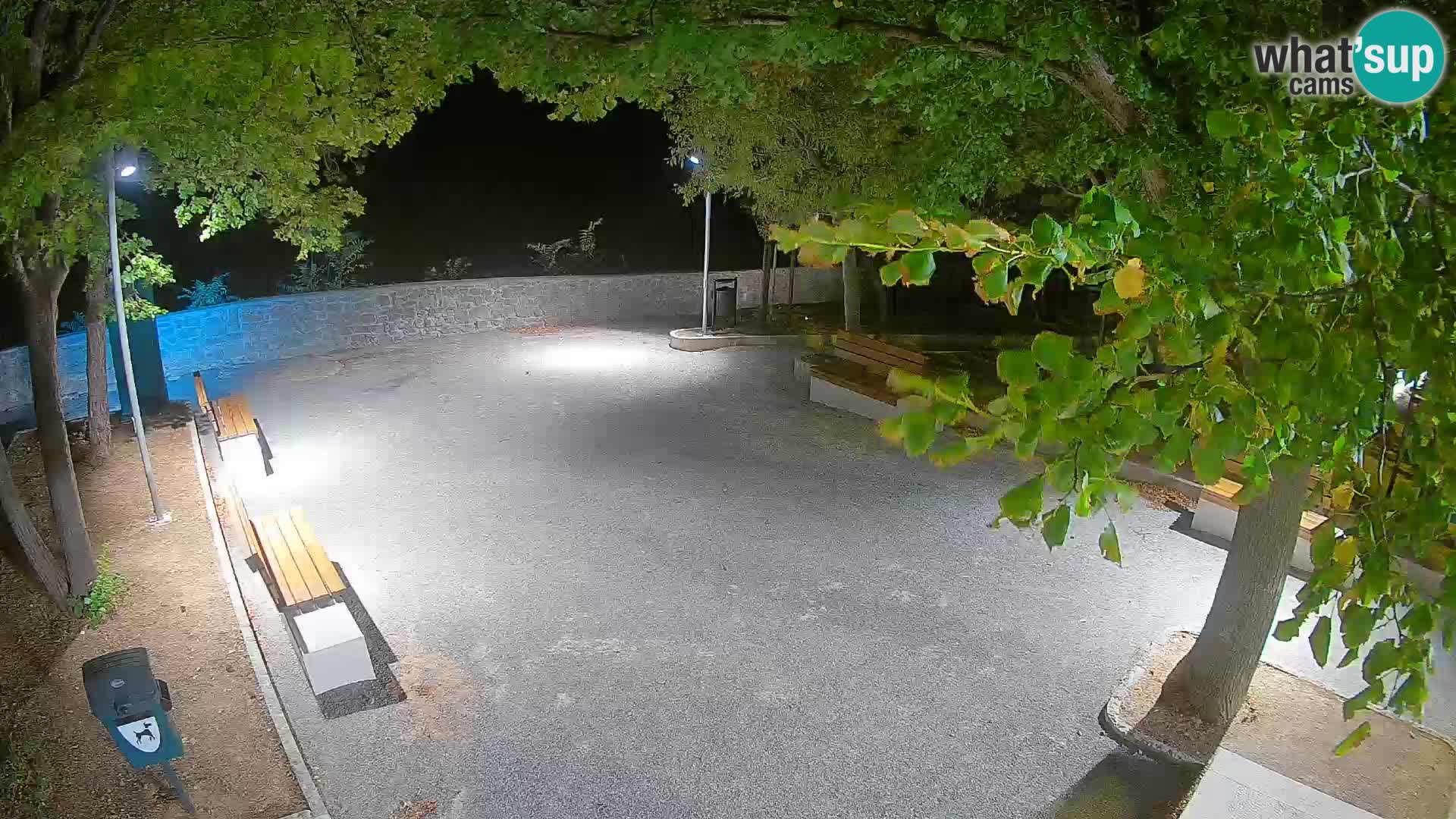 Spletna kamera Senj v živo – Park pisateljev in Velebitski kanal