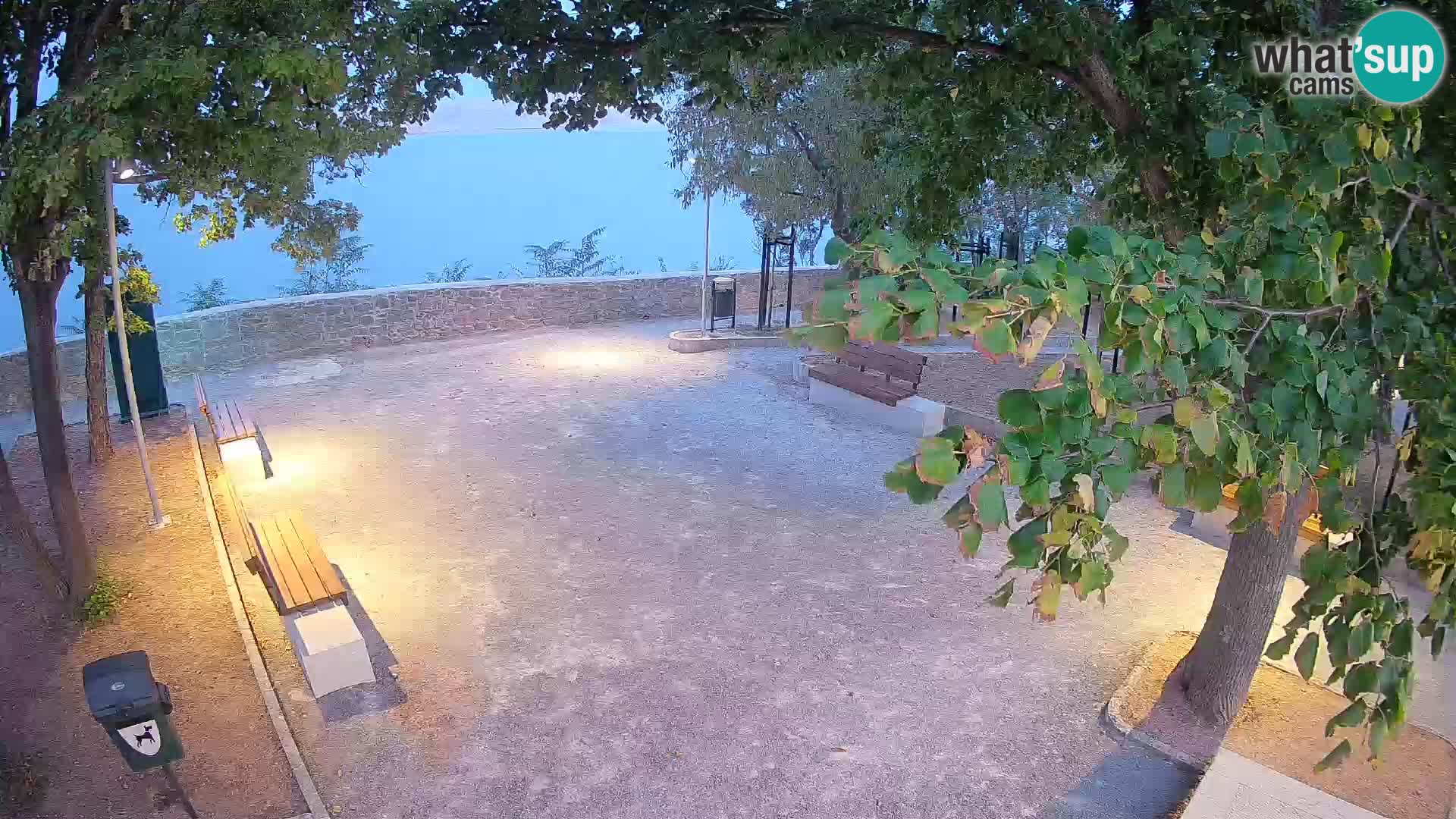 Senj Live Webcam – Schriftstellerpark und Velebit-Kanal