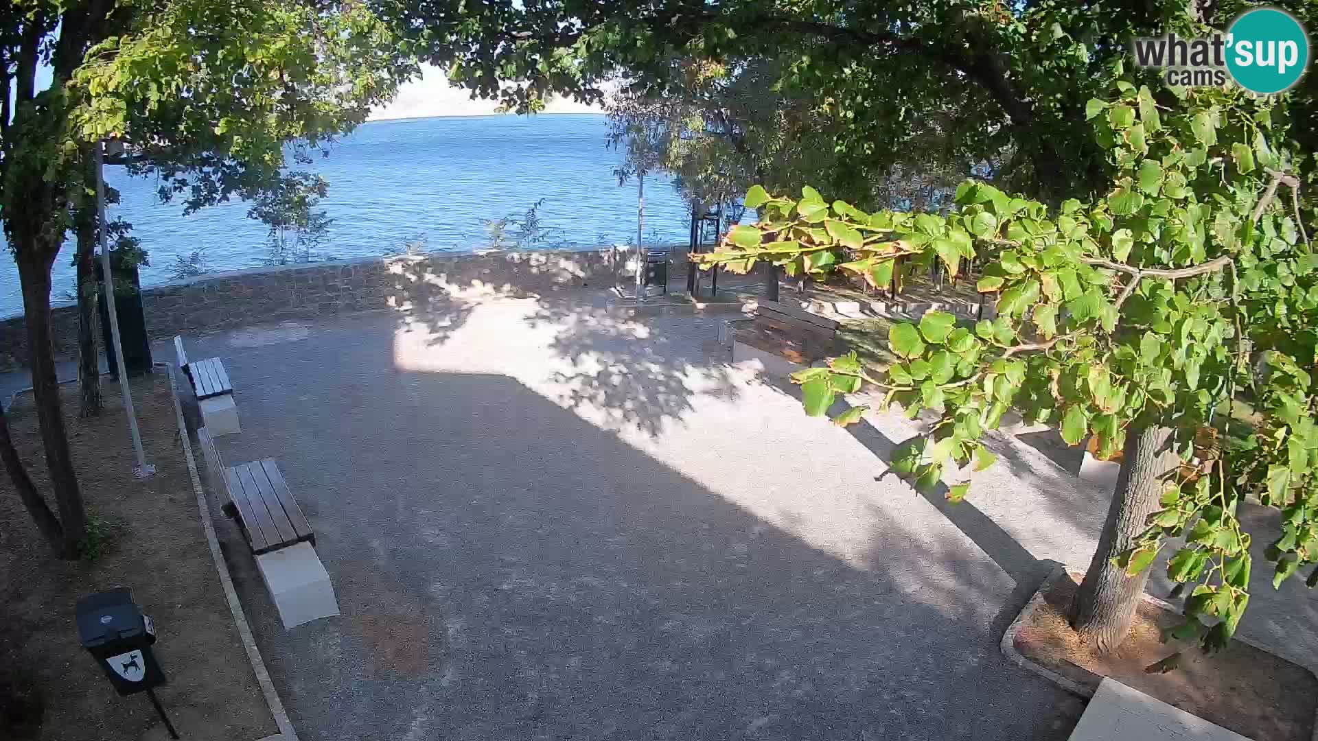 Spletna kamera Senj v živo – Park pisateljev in Velebitski kanal