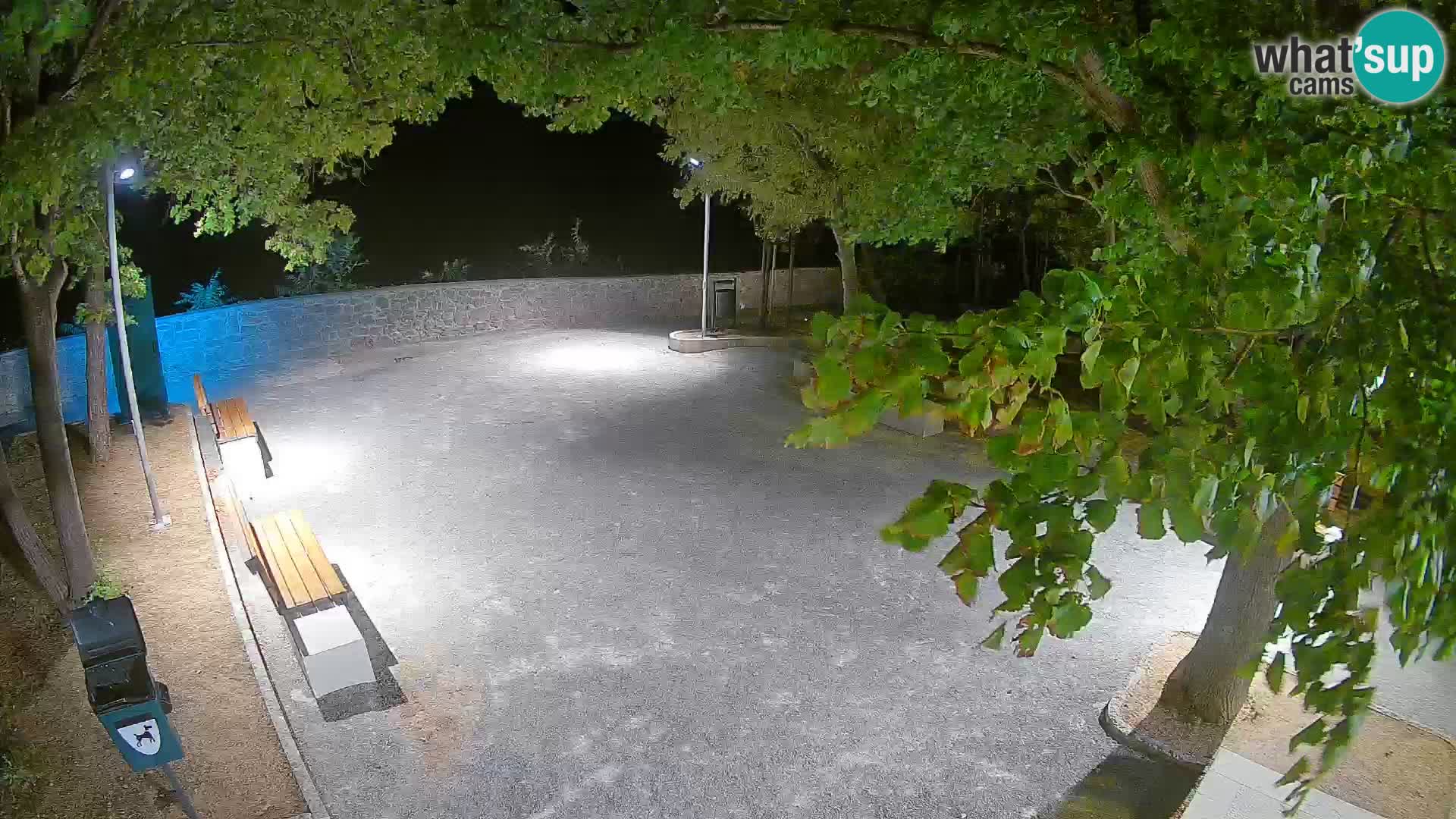 Spletna kamera Senj v živo – Park pisateljev in Velebitski kanal