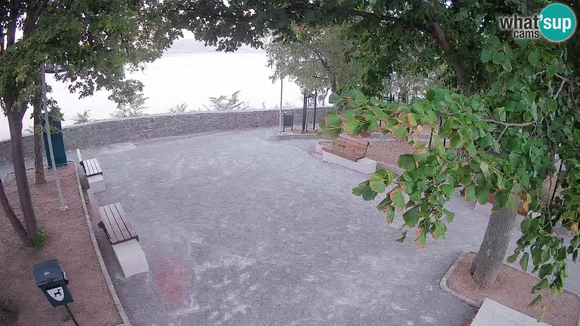 Webcam Senj en direct – Parc des Écrivains et canal du Velebit
