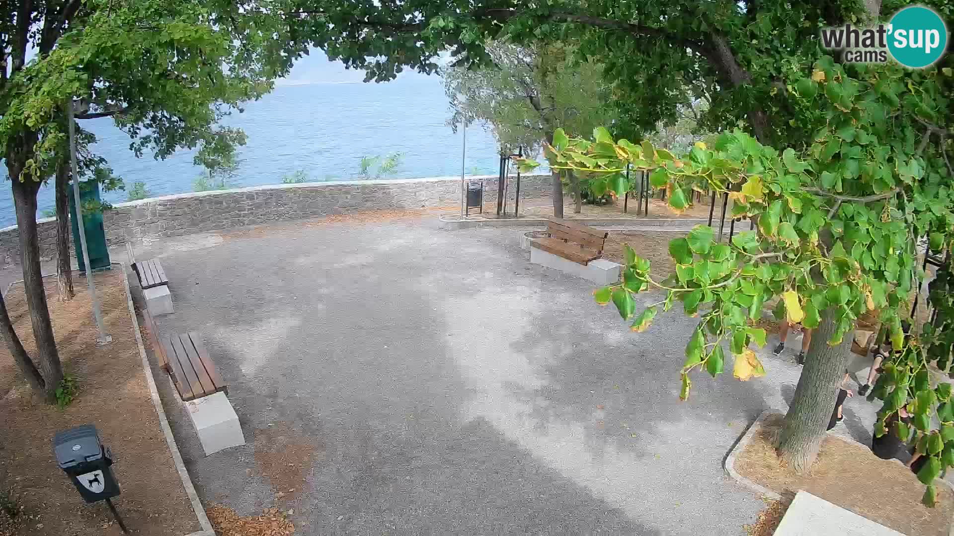 Spletna kamera Senj v živo – Park pisateljev in Velebitski kanal