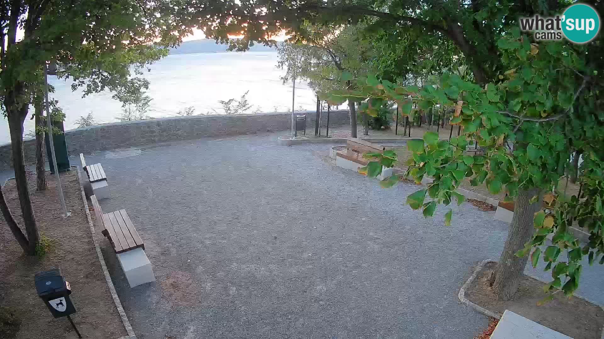 Webcam Senj en direct – Parc des Écrivains et canal du Velebit