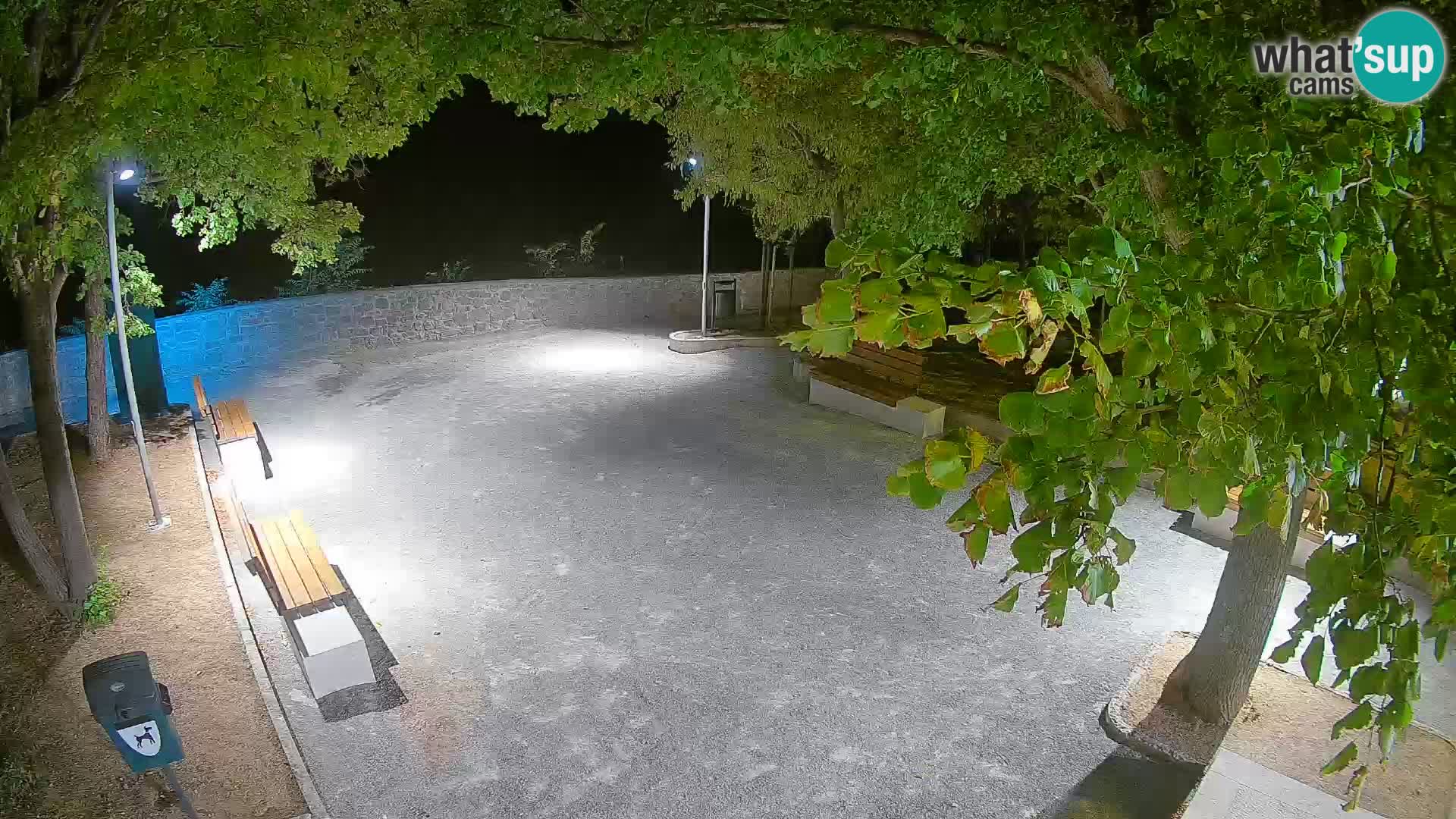 Spletna kamera Senj v živo – Park pisateljev in Velebitski kanal