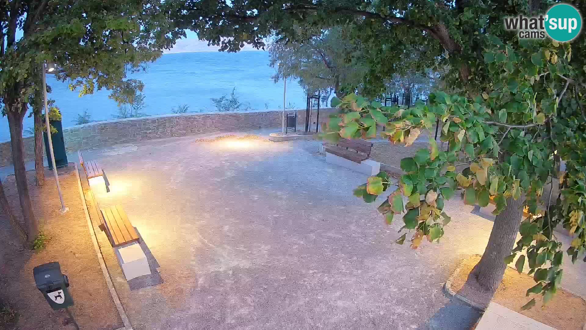 Webcam Senj en direct – Parc des Écrivains et canal du Velebit