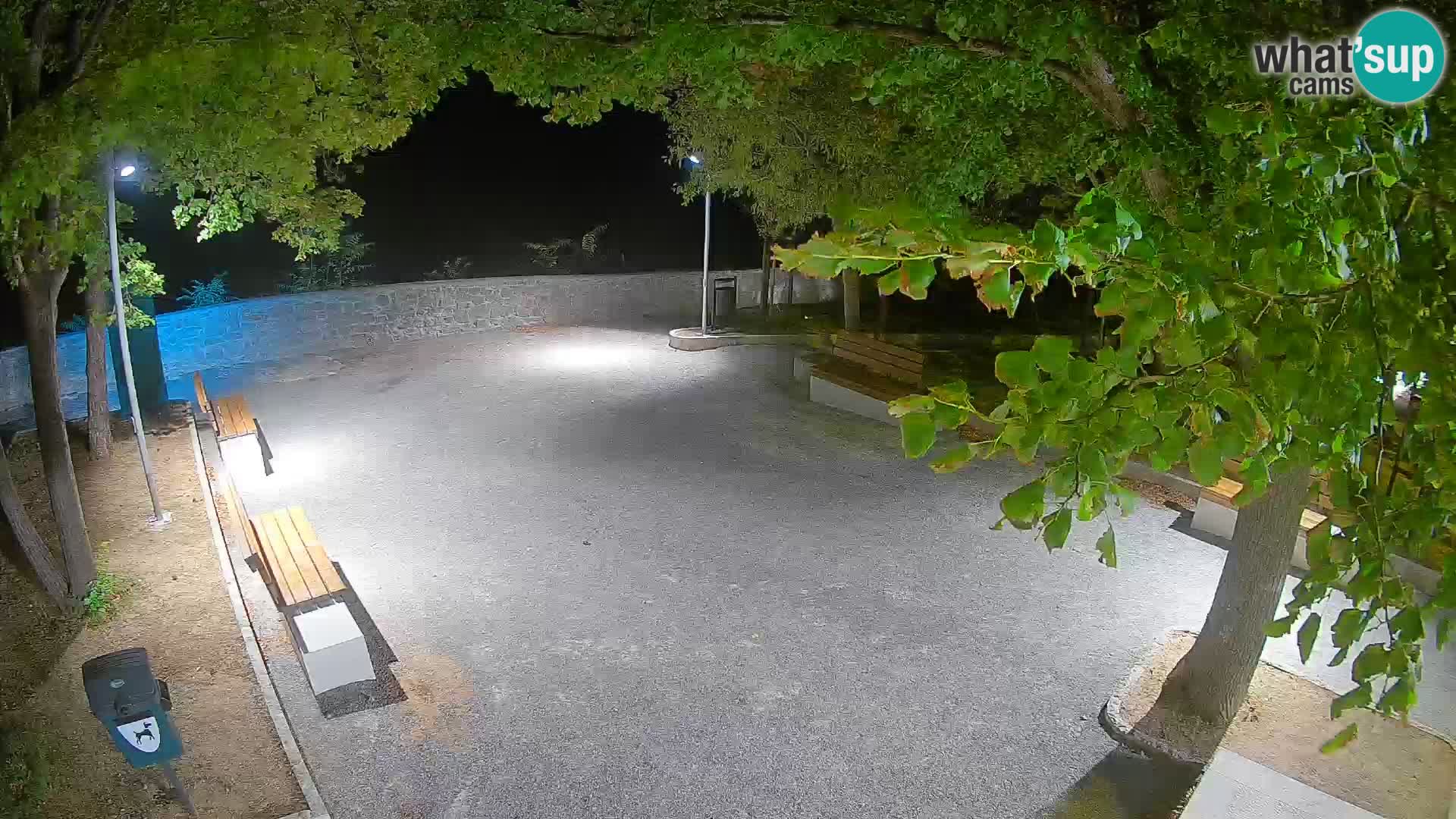 Spletna kamera Senj v živo – Park pisateljev in Velebitski kanal