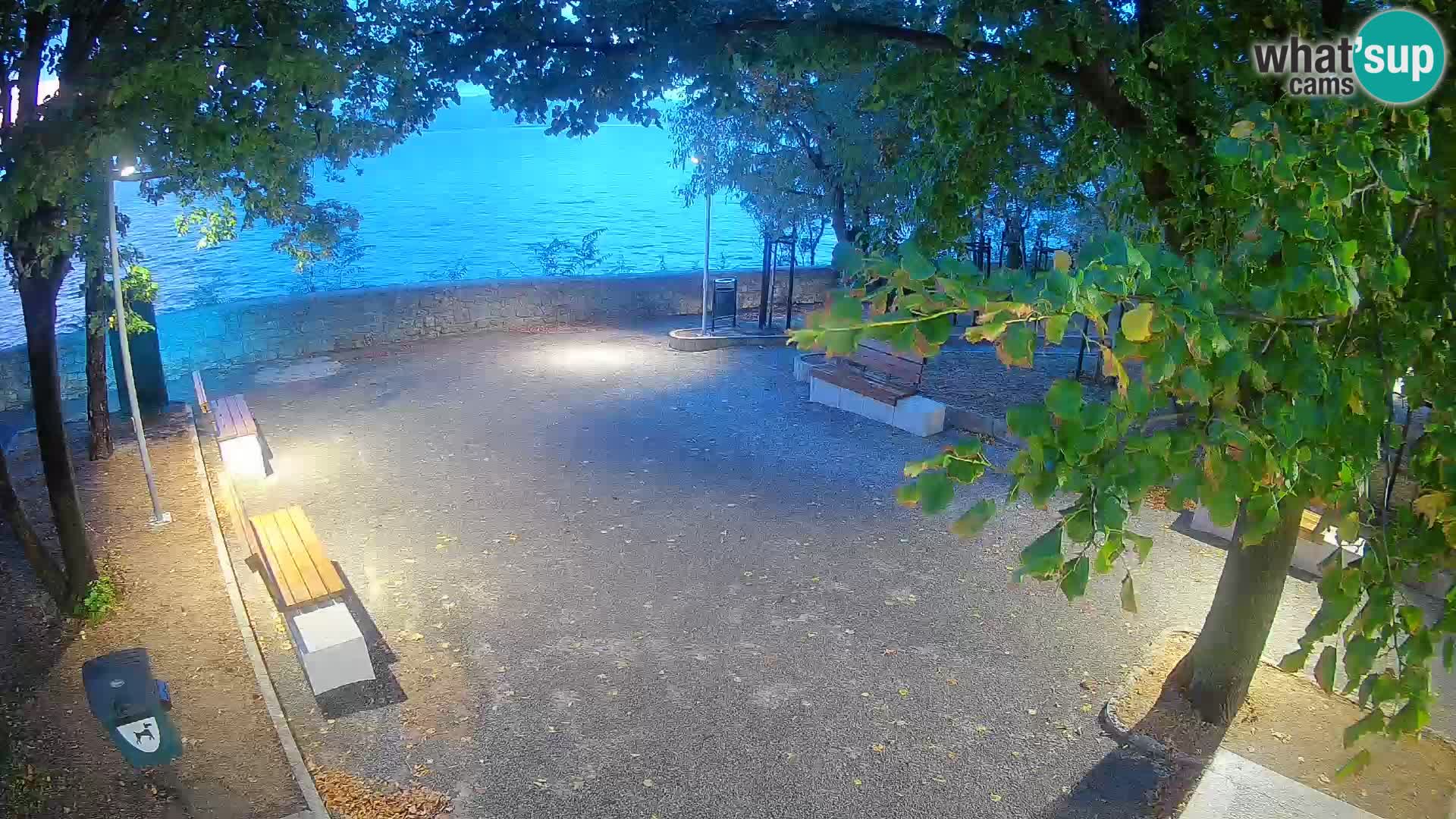 Kamera uživo Senj – Park književnika i Velebitski kanal