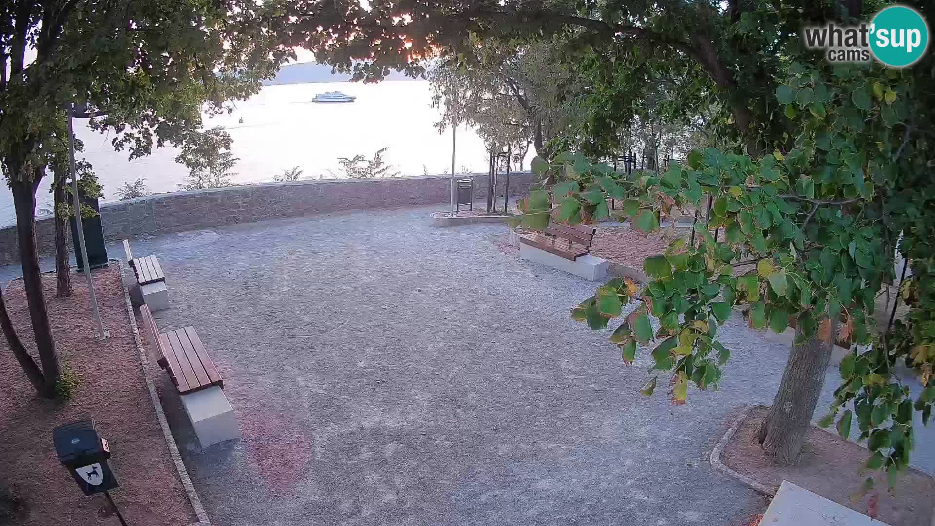 Webcam Senj en direct – Parc des Écrivains et canal du Velebit