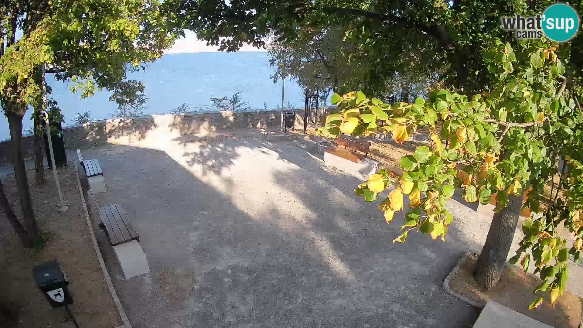 Webcam Senj en direct – Parc des Écrivains et canal du Velebit