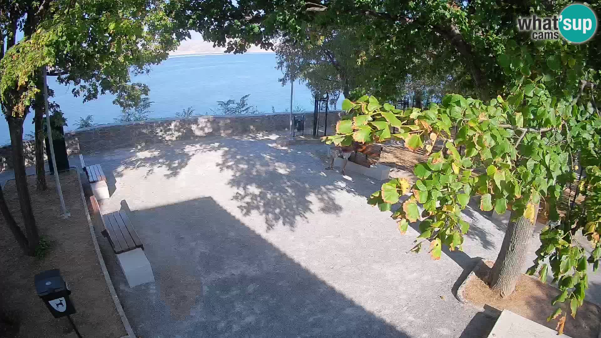 Webcam Senj en direct – Parc des Écrivains et canal du Velebit