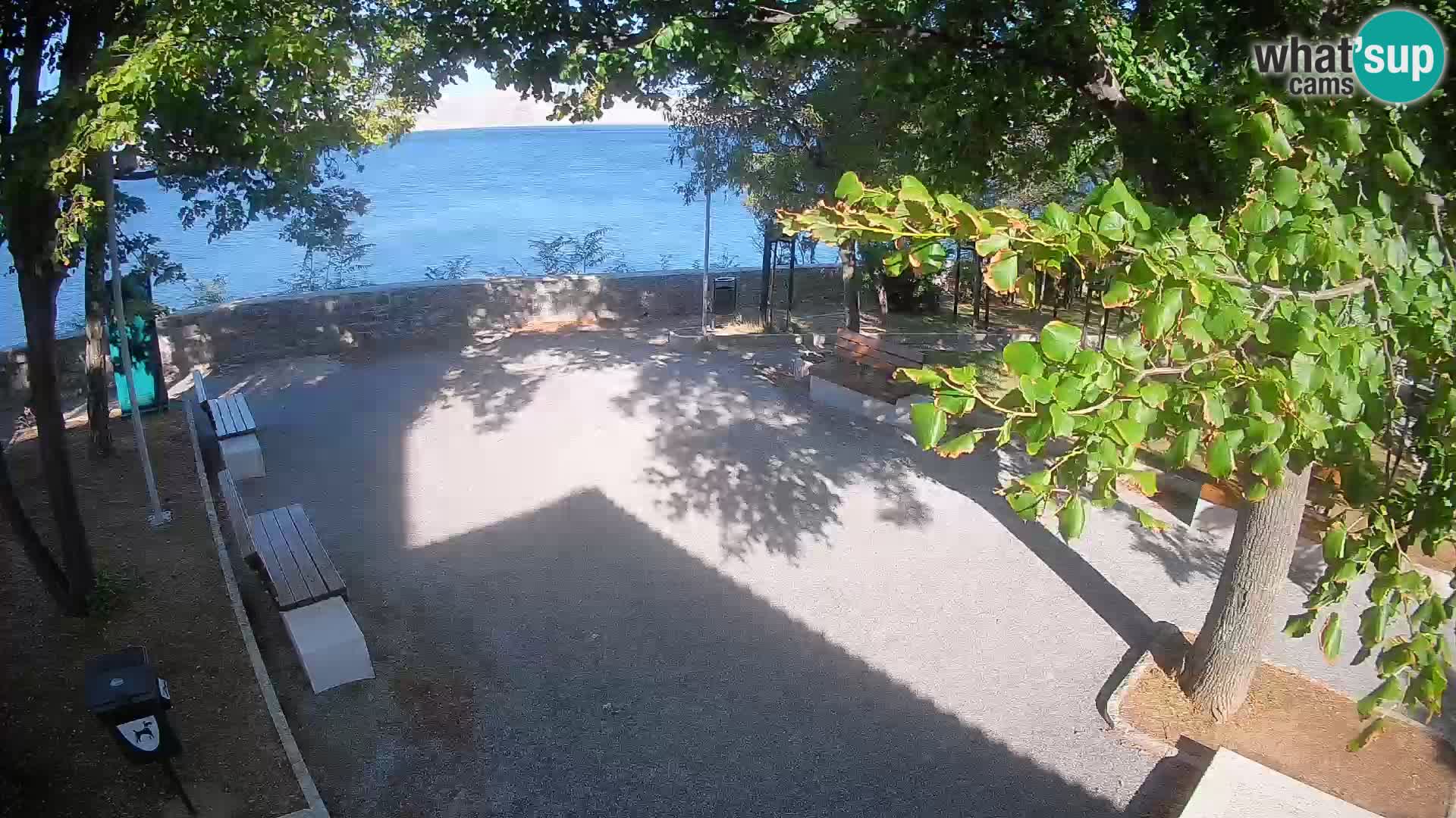 Spletna kamera Senj v živo – Park pisateljev in Velebitski kanal