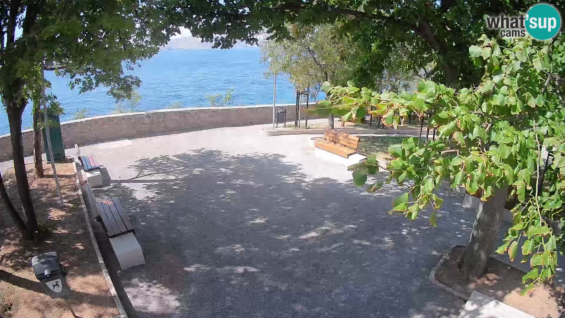 Spletna kamera Senj v živo – Park pisateljev in Velebitski kanal