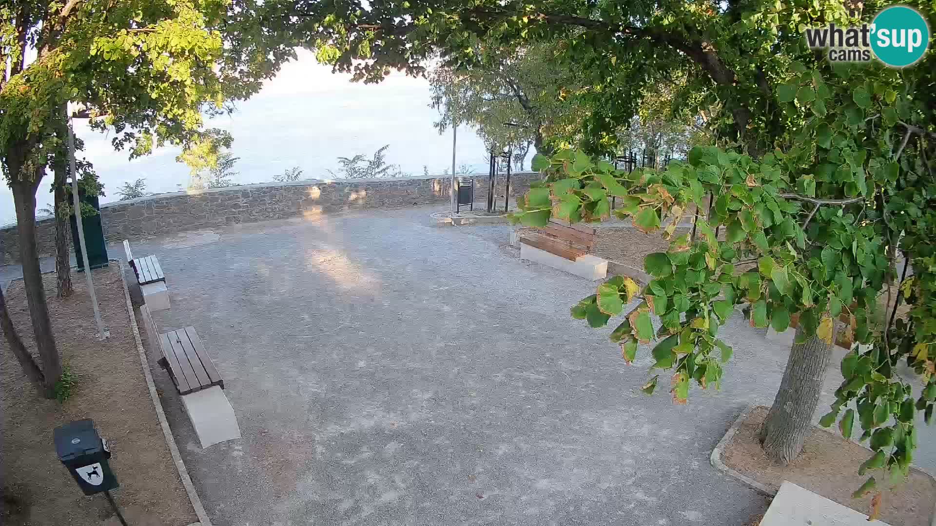 Webcam Senj en direct – Parc des Écrivains et canal du Velebit
