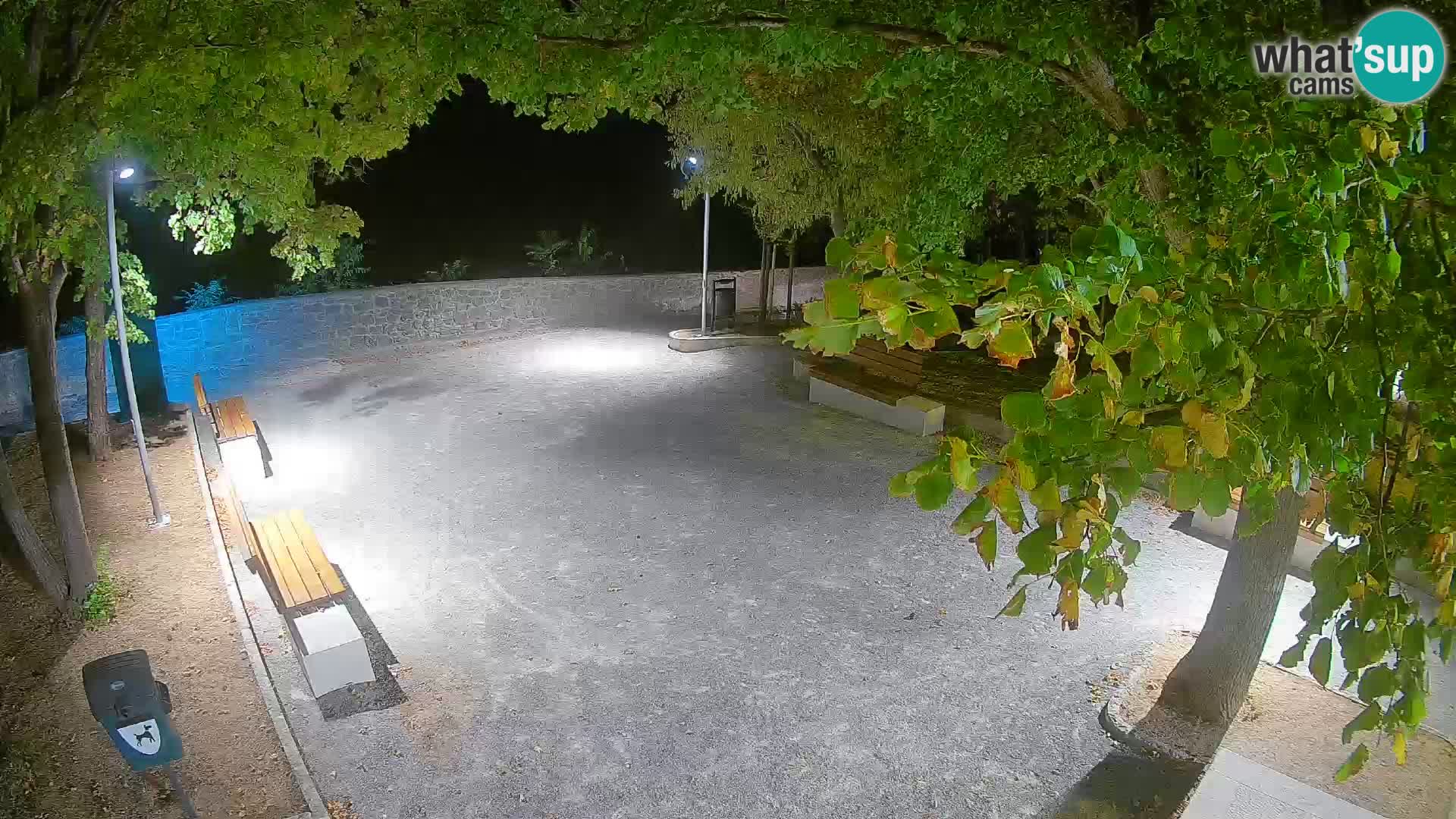 Spletna kamera Senj v živo – Park pisateljev in Velebitski kanal