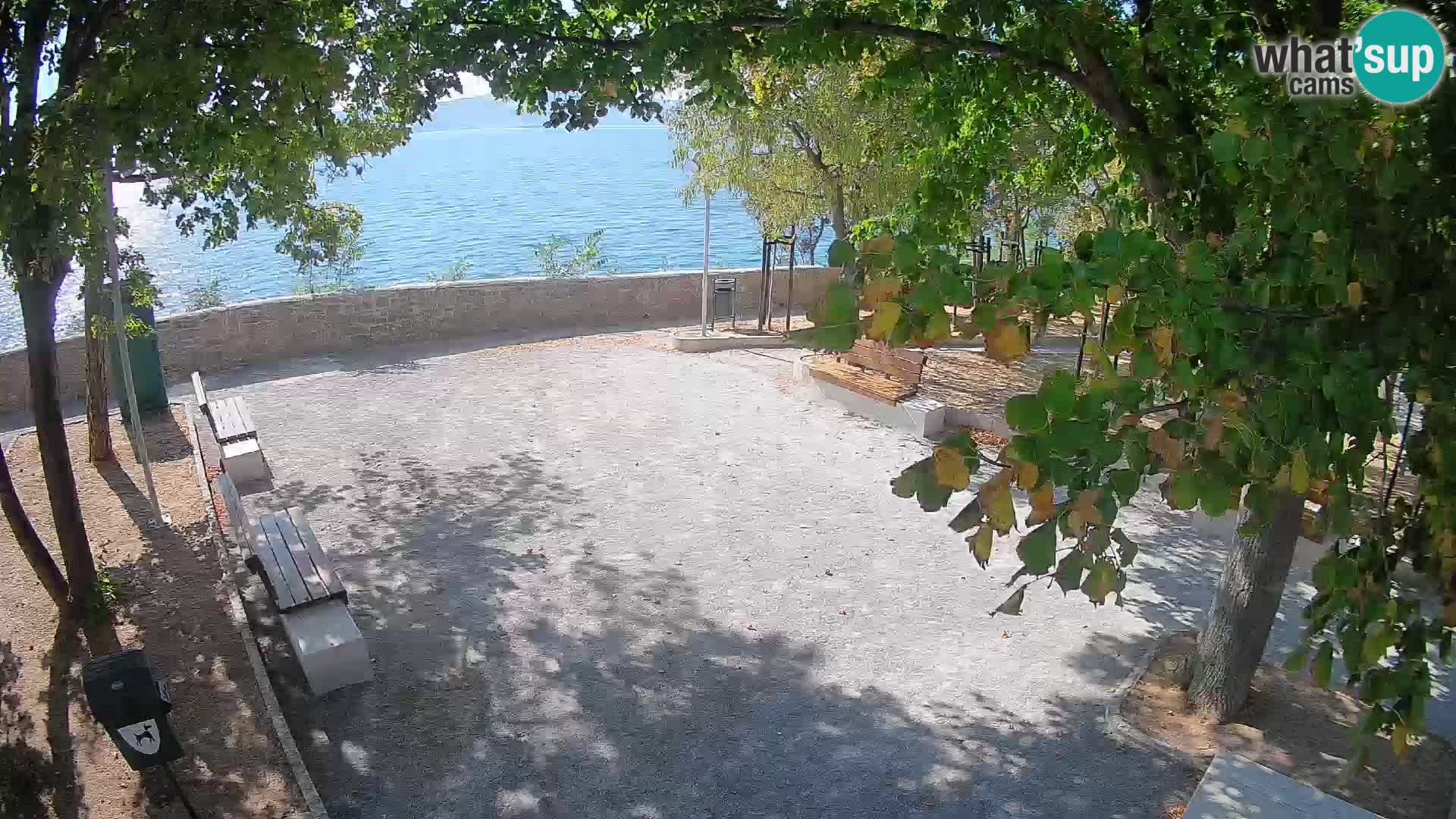 Webcam Senj en direct – Parc des Écrivains et canal du Velebit