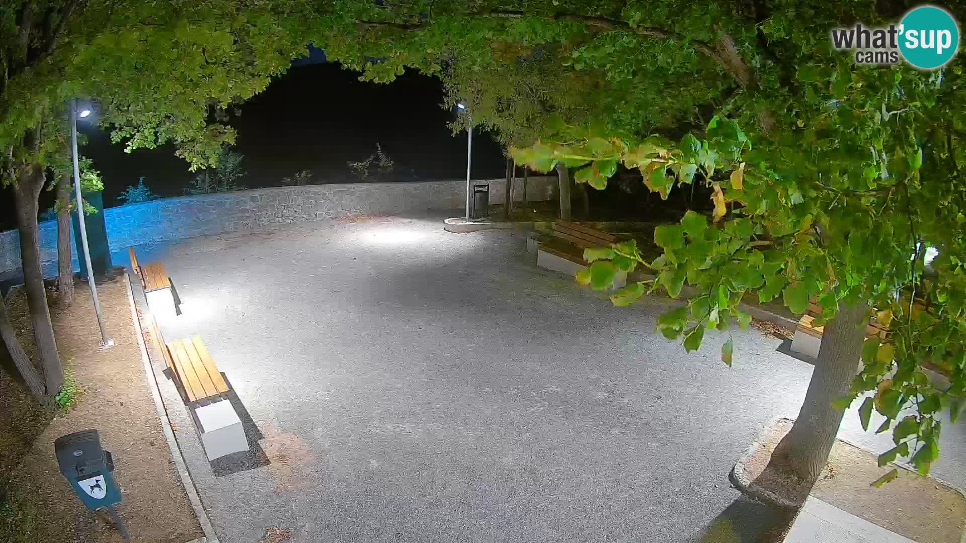 Spletna kamera Senj v živo – Park pisateljev in Velebitski kanal