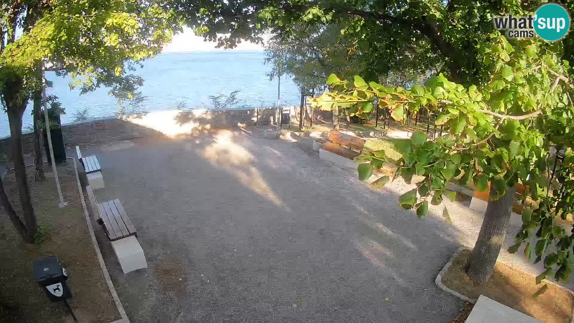 Spletna kamera Senj v živo – Park pisateljev in Velebitski kanal
