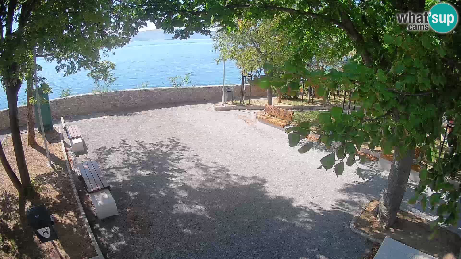 Spletna kamera Senj v živo – Park pisateljev in Velebitski kanal