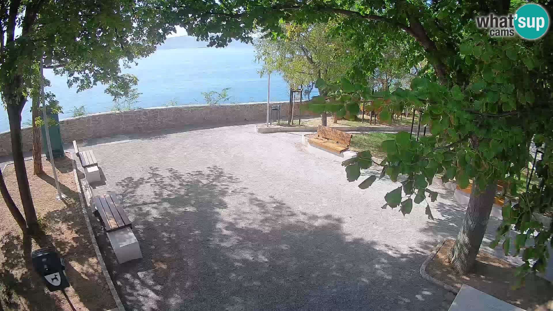 Spletna kamera Senj v živo – Park pisateljev in Velebitski kanal