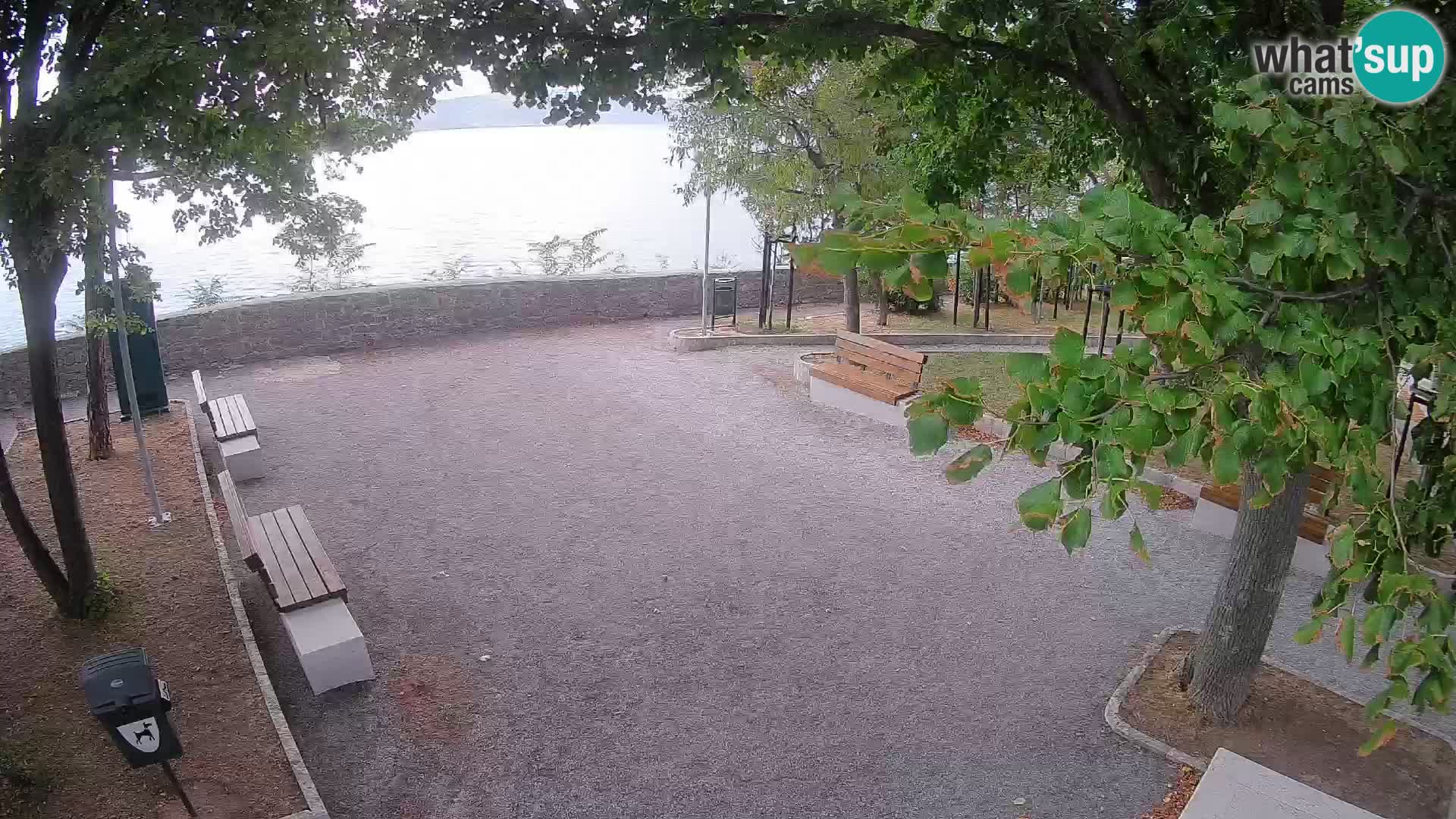 Spletna kamera Senj v živo – Park pisateljev in Velebitski kanal