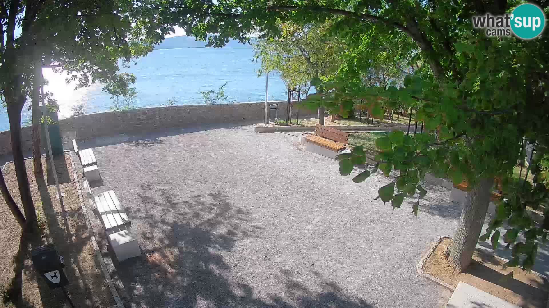 Spletna kamera Senj v živo – Park pisateljev in Velebitski kanal