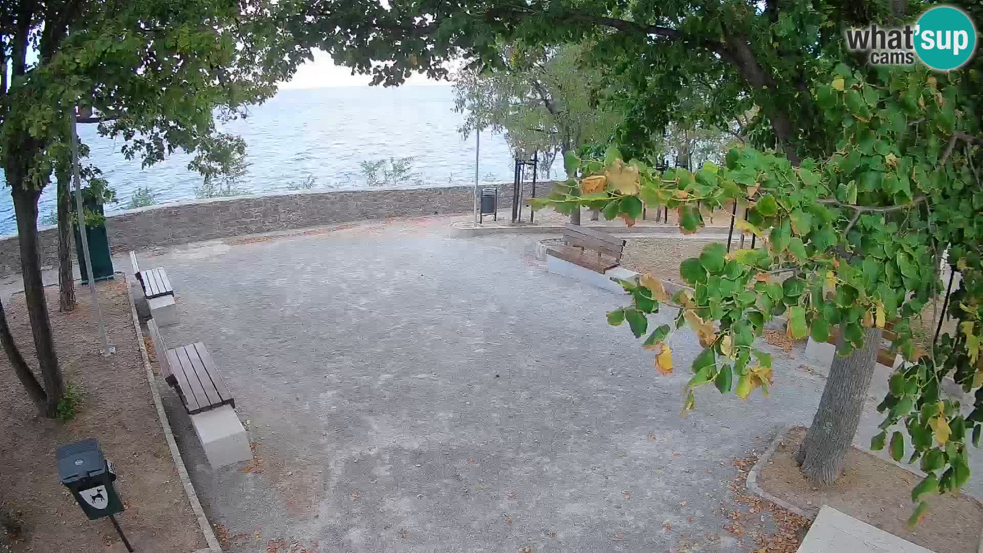 Spletna kamera Senj v živo – Park pisateljev in Velebitski kanal