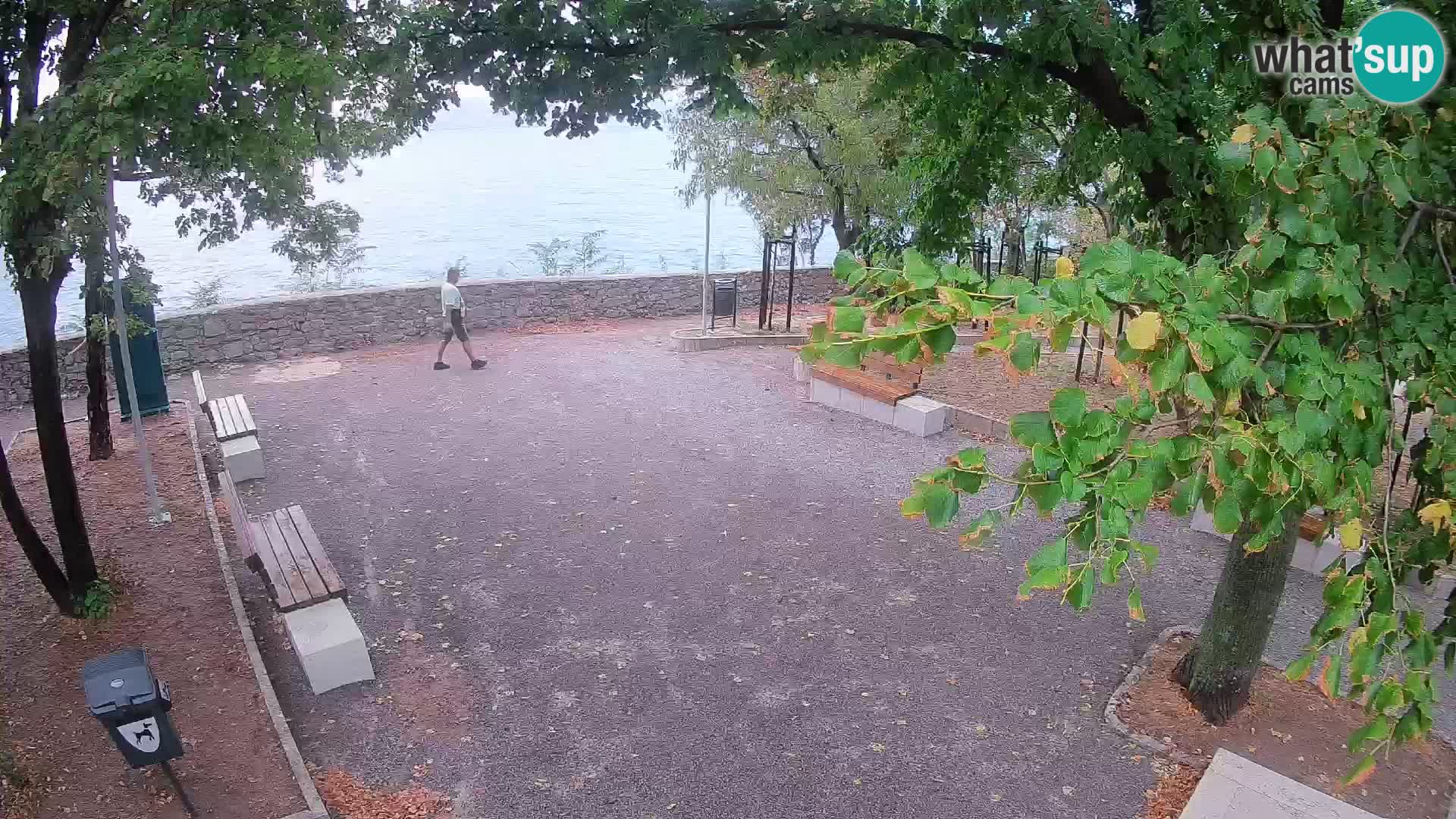 Spletna kamera Senj v živo – Park pisateljev in Velebitski kanal