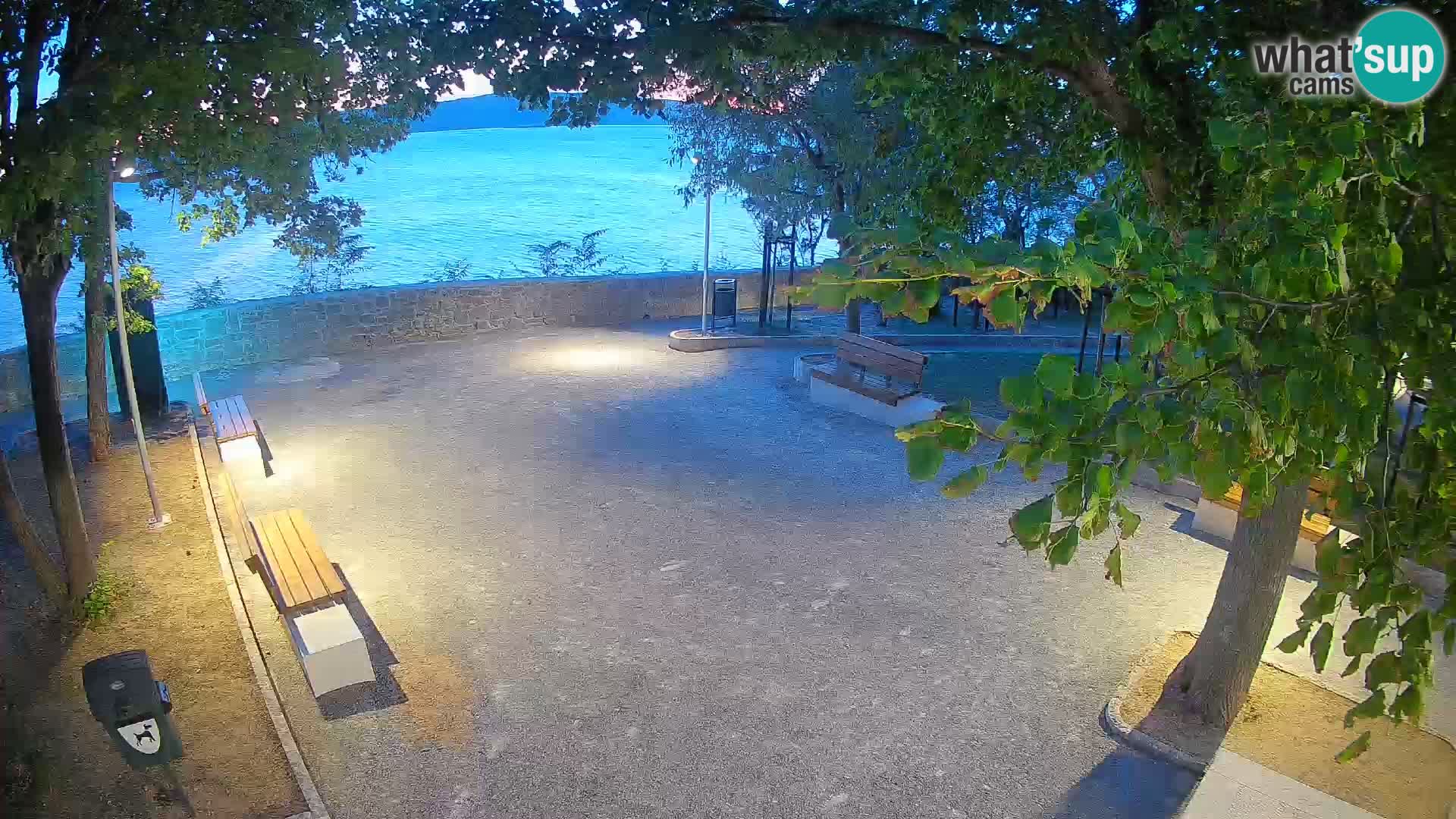 Webcam Senj en direct – Parc des Écrivains et canal du Velebit