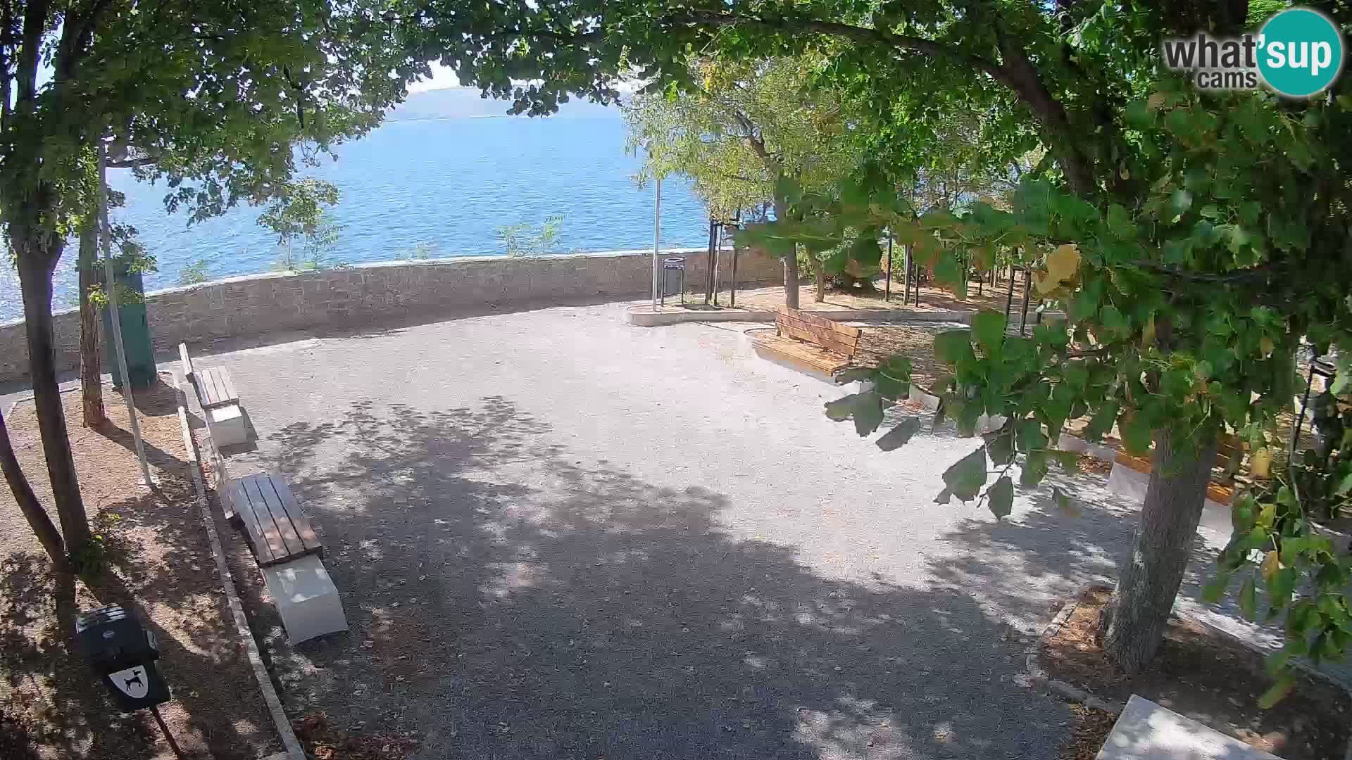 Spletna kamera Senj v živo – Park pisateljev in Velebitski kanal