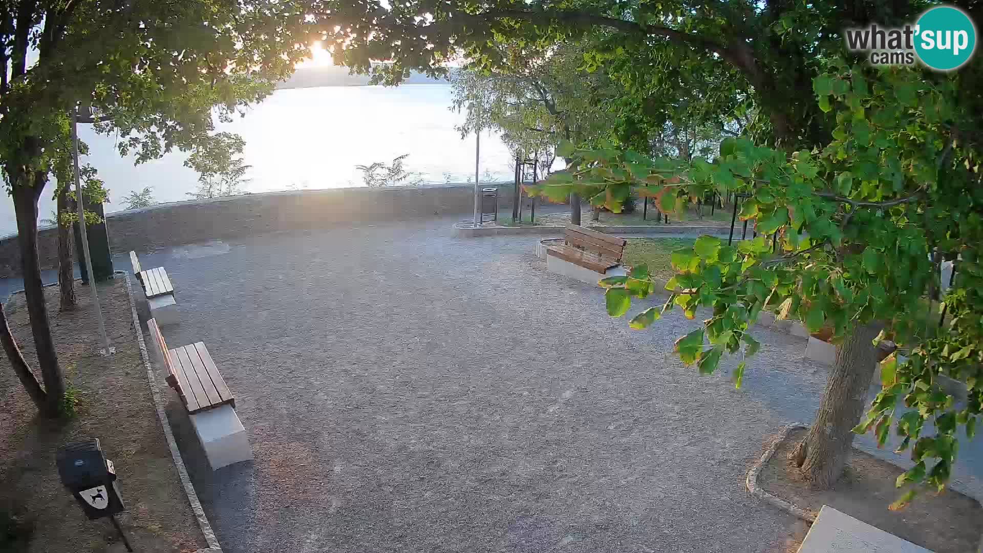 Webcam Senj en direct – Parc des Écrivains et canal du Velebit