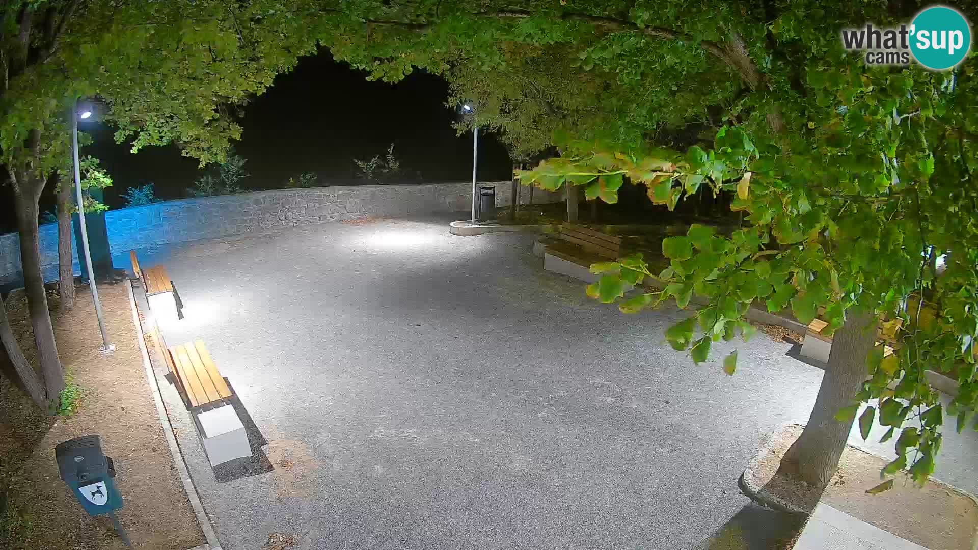 Spletna kamera Senj v živo – Park pisateljev in Velebitski kanal