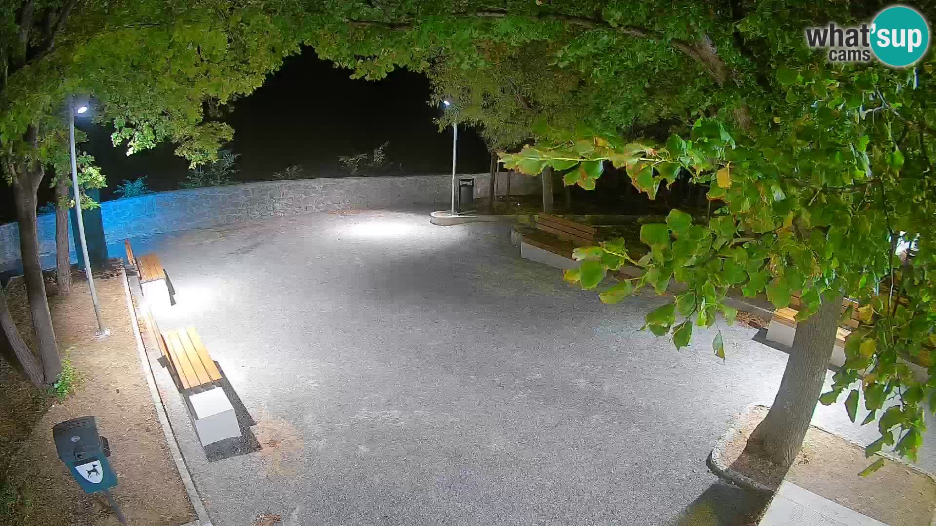 Spletna kamera Senj v živo – Park pisateljev in Velebitski kanal