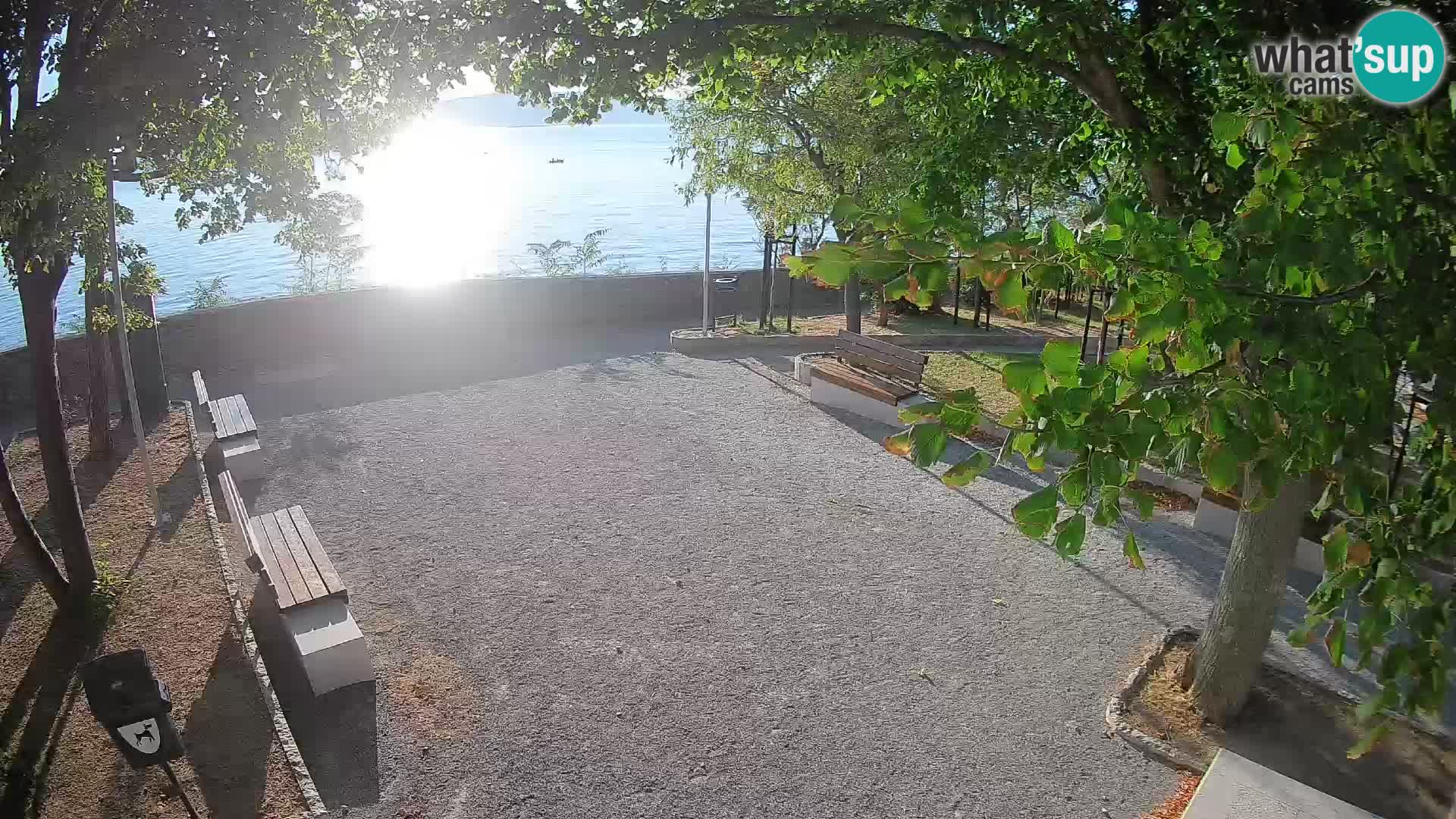 Spletna kamera Senj v živo – Park pisateljev in Velebitski kanal