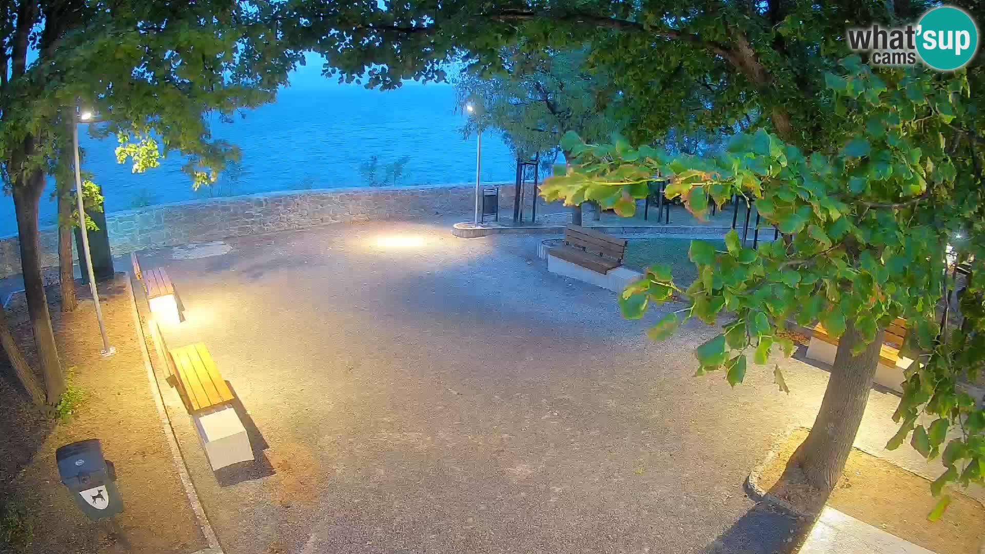 Webcam Senj en direct – Parc des Écrivains et canal du Velebit