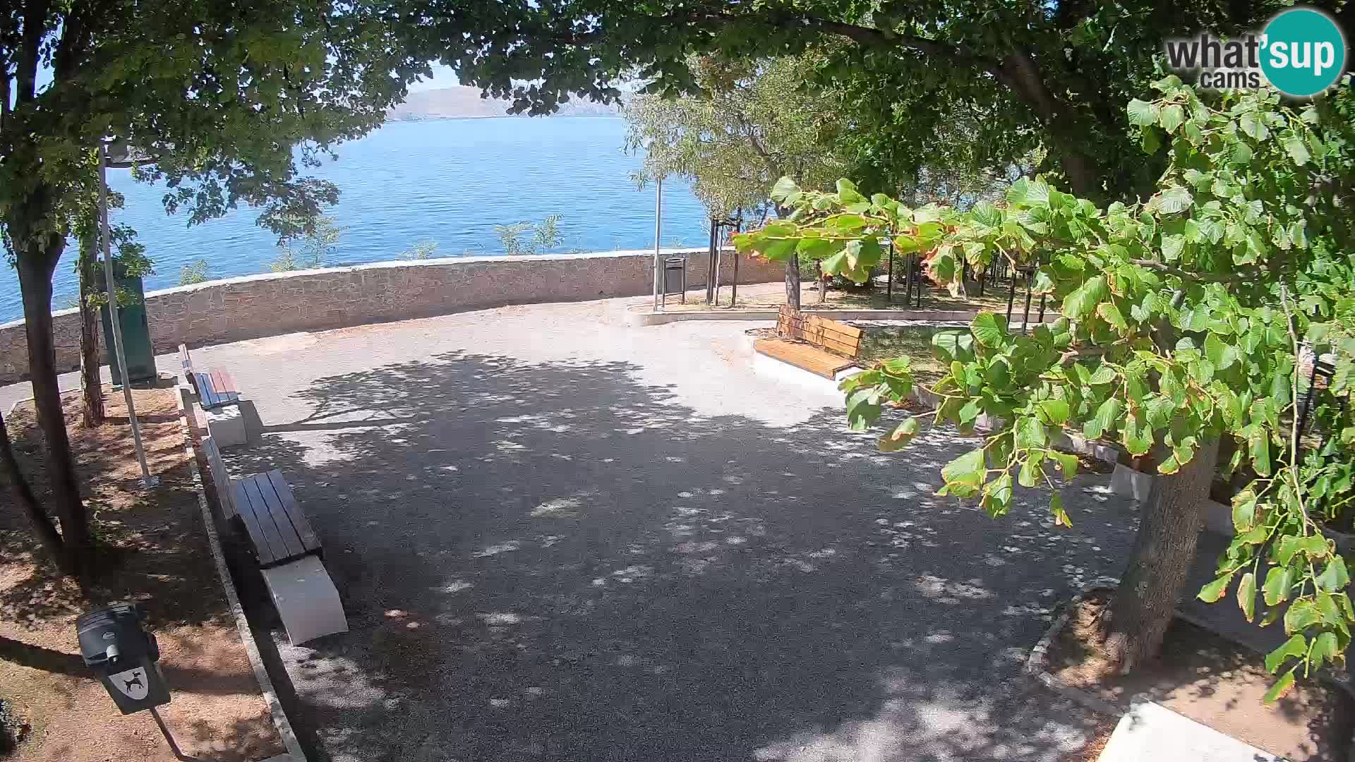Webcam Senj en direct – Parc des Écrivains et canal du Velebit