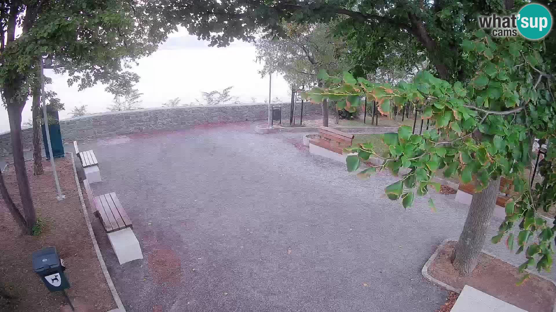 Kamera uživo Senj – Park književnika i Velebitski kanal
