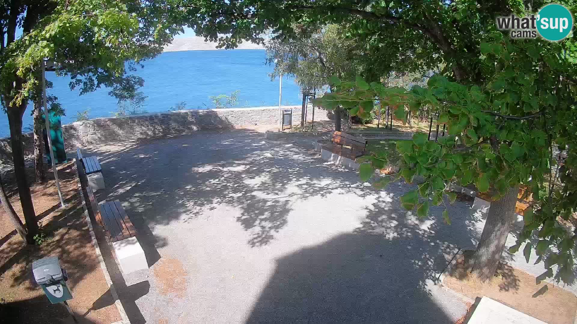 Spletna kamera Senj v živo – Park pisateljev in Velebitski kanal