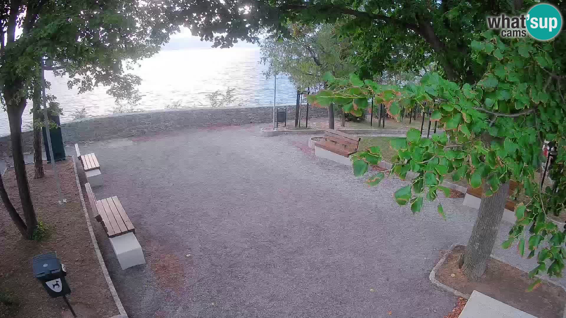 Spletna kamera Senj v živo – Park pisateljev in Velebitski kanal
