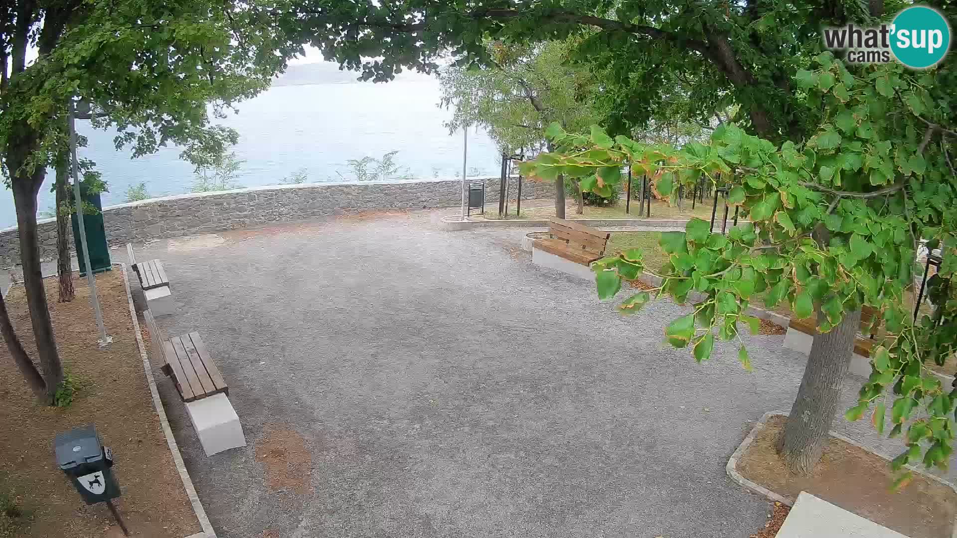 Spletna kamera Senj v živo – Park pisateljev in Velebitski kanal