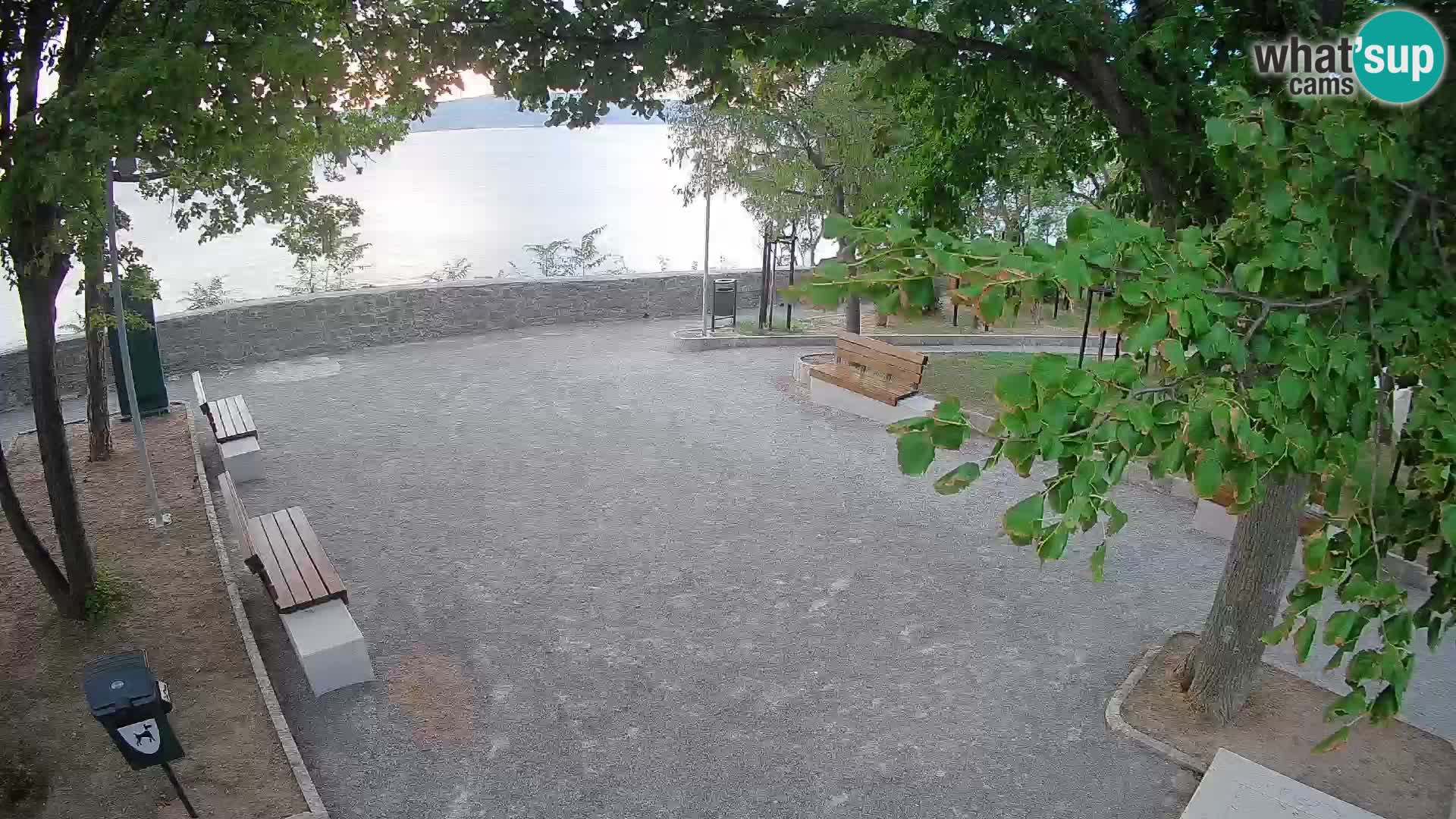 Spletna kamera Senj v živo – Park pisateljev in Velebitski kanal