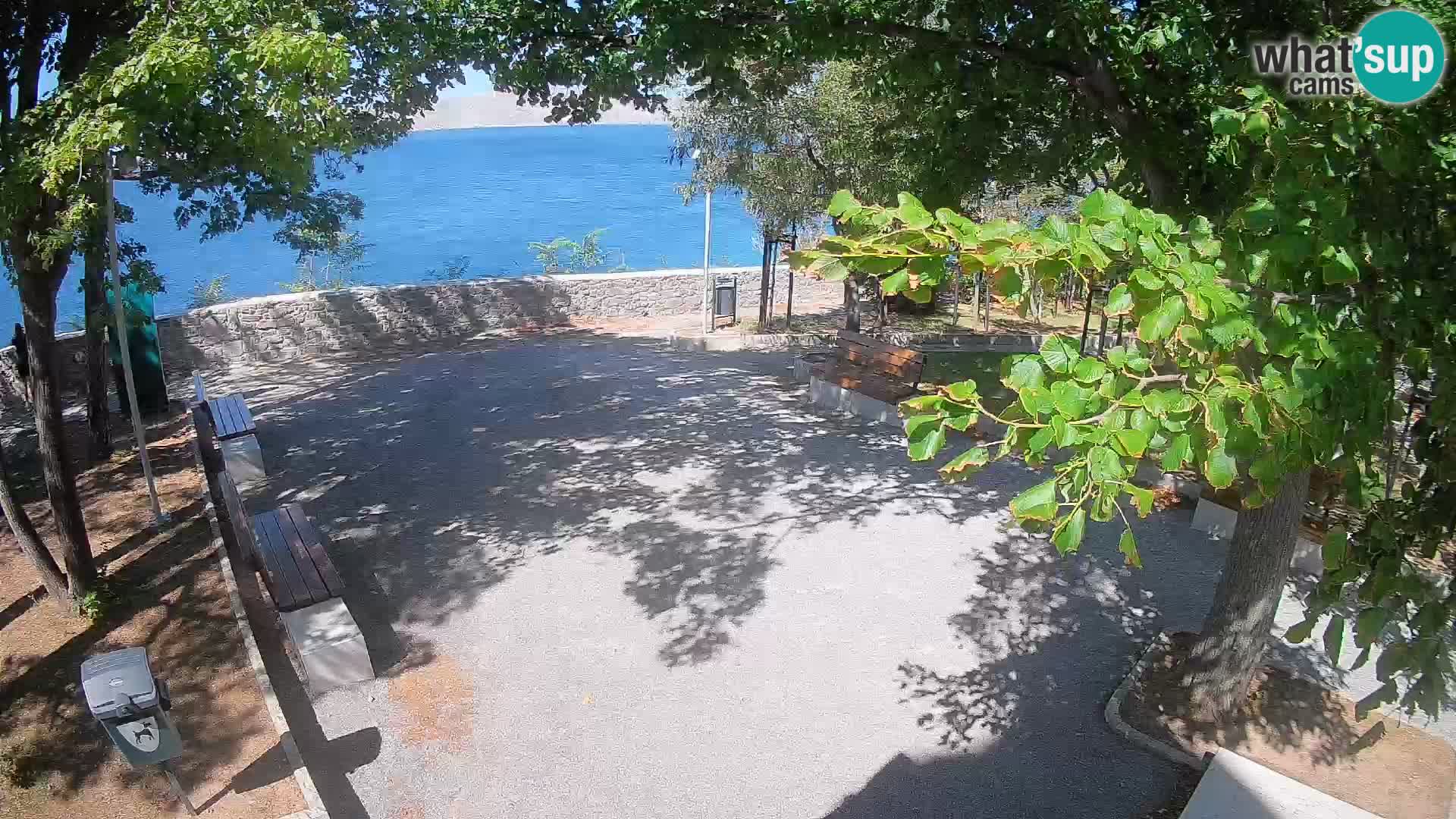 Spletna kamera Senj v živo – Park pisateljev in Velebitski kanal