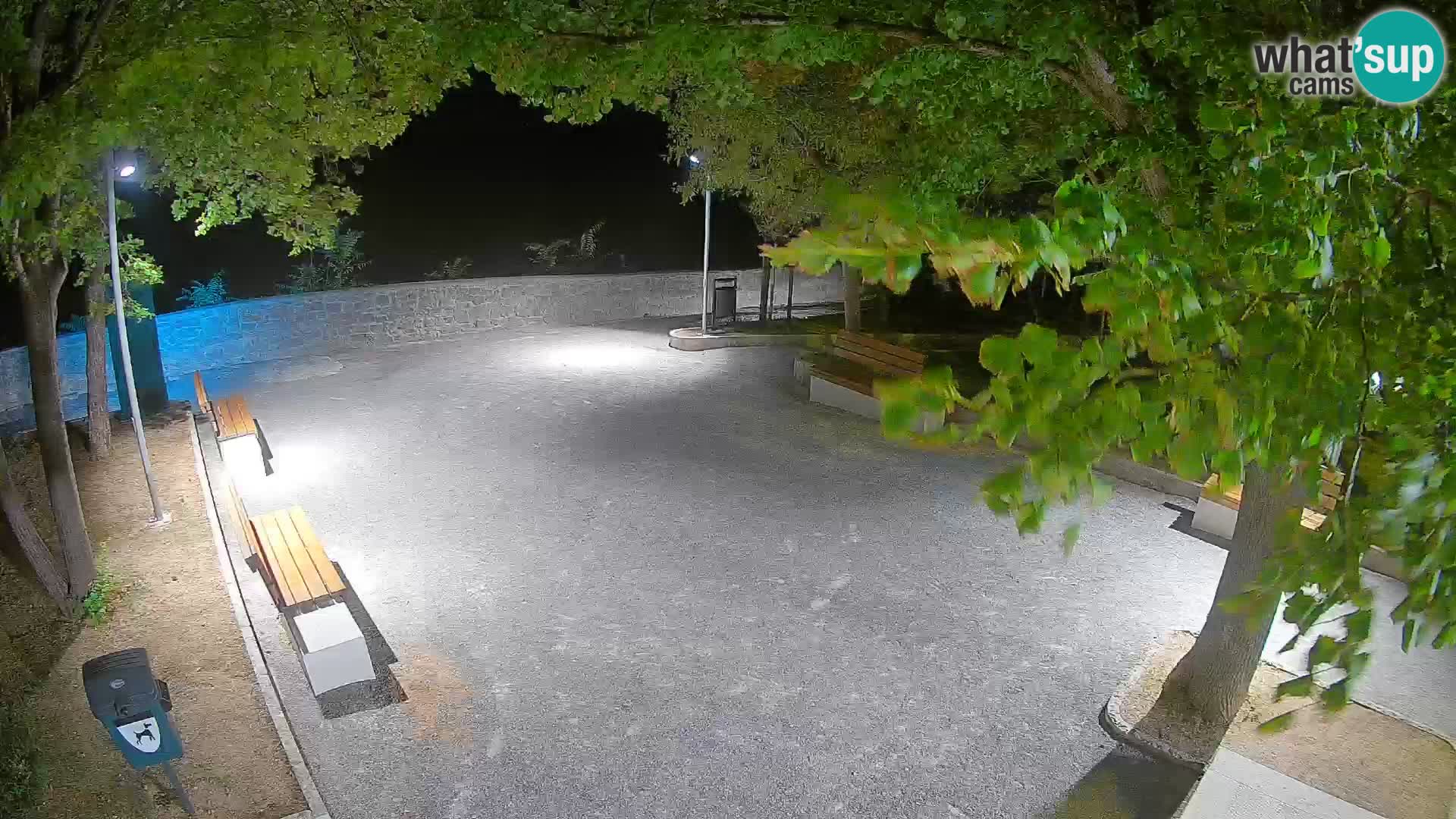 Spletna kamera Senj v živo – Park pisateljev in Velebitski kanal
