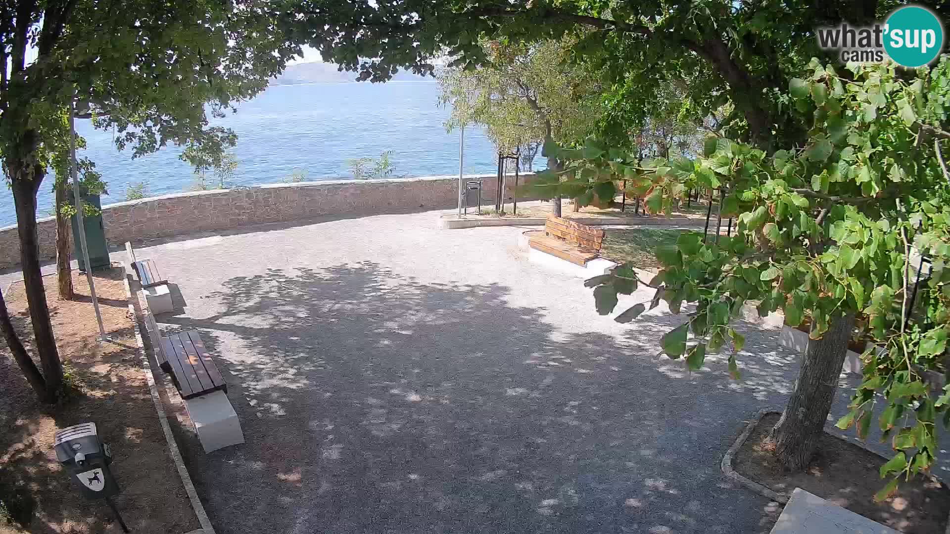 Spletna kamera Senj v živo – Park pisateljev in Velebitski kanal
