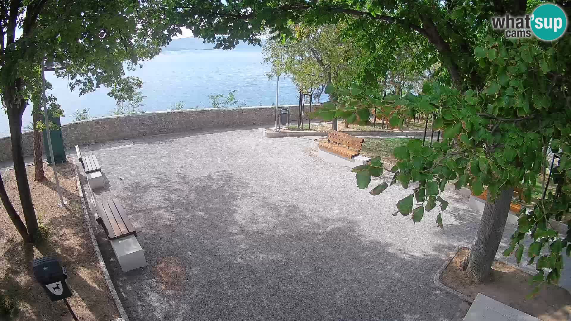 Spletna kamera Senj v živo – Park pisateljev in Velebitski kanal