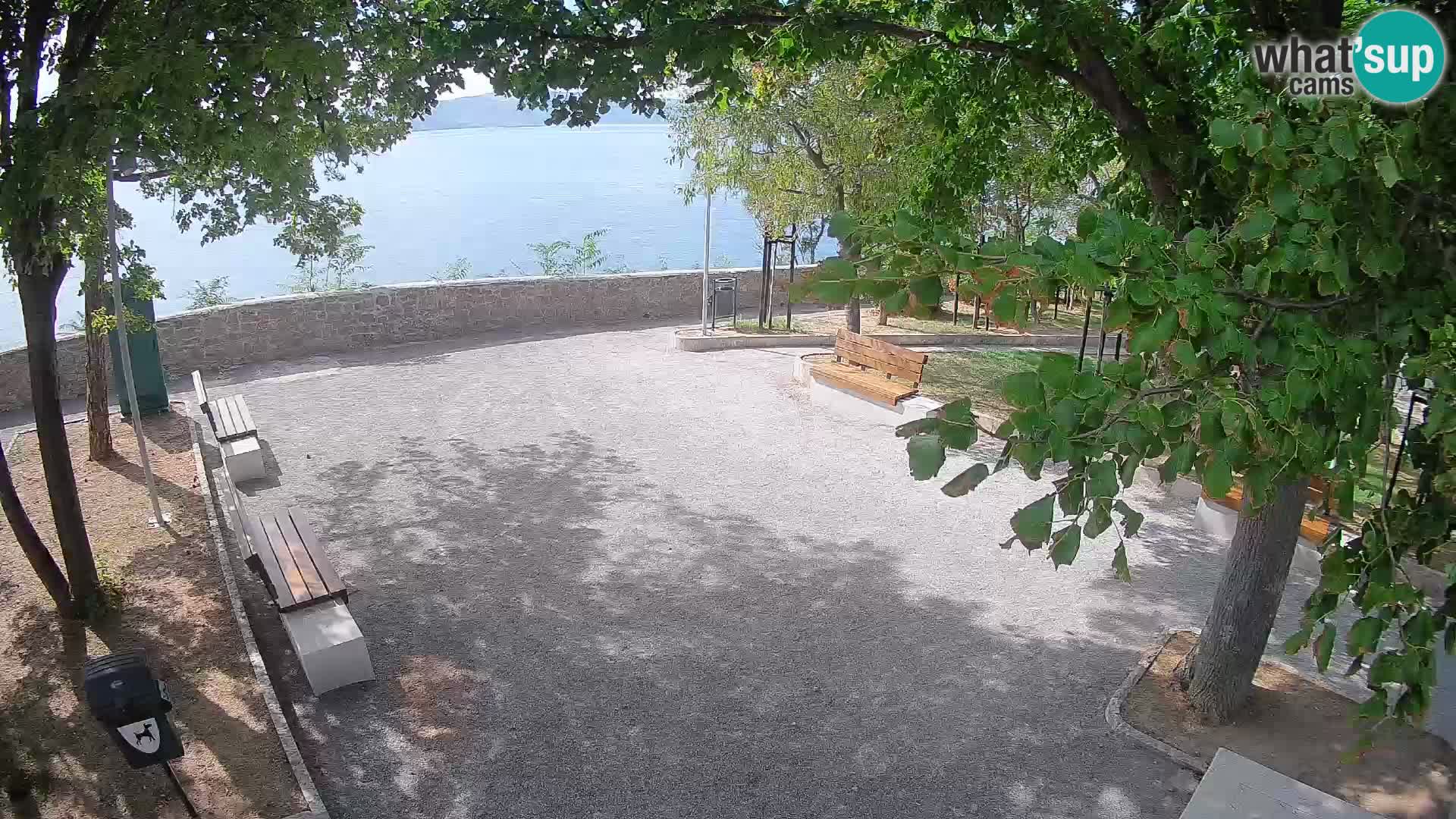 Spletna kamera Senj v živo – Park pisateljev in Velebitski kanal