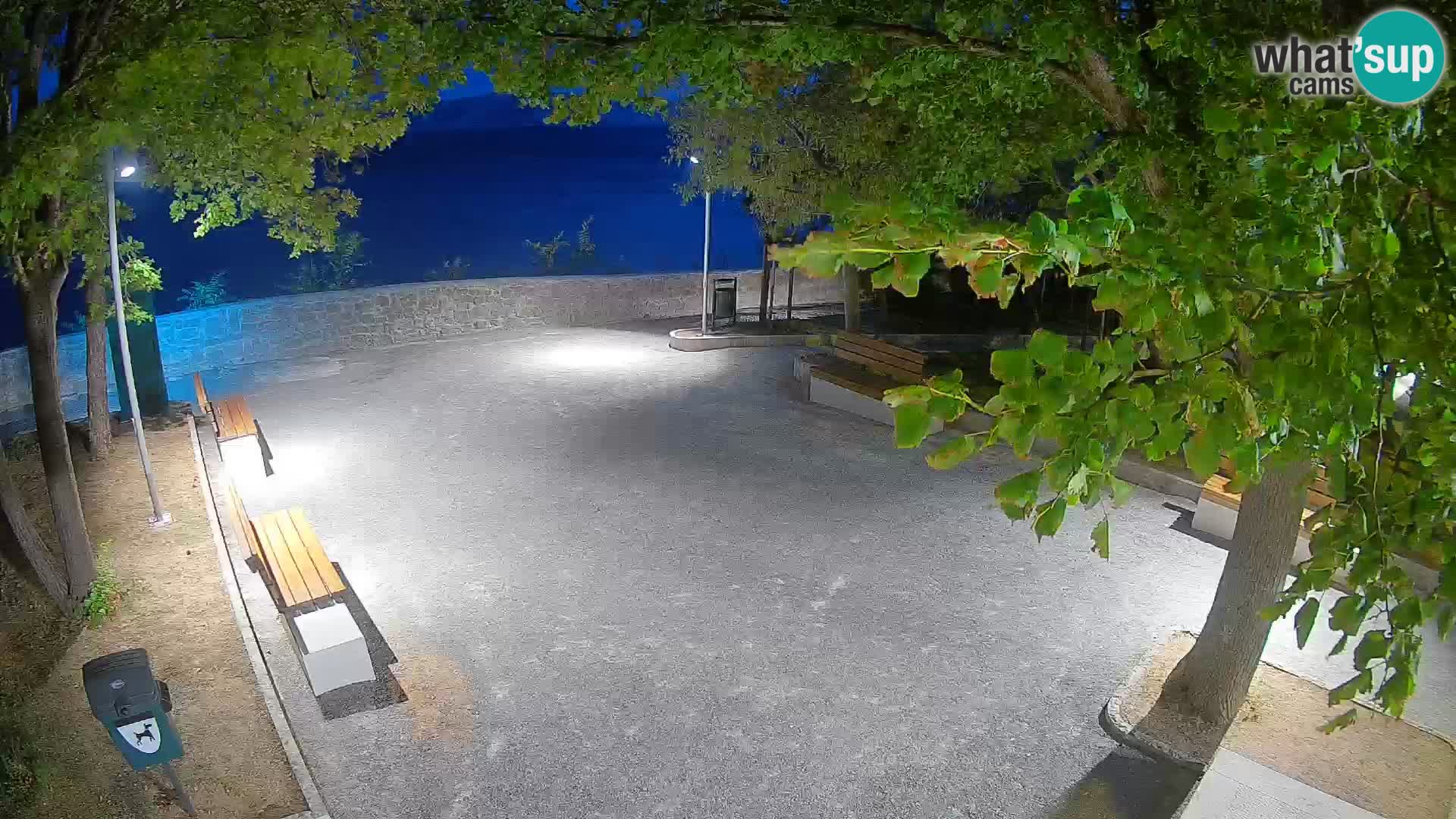 Webcam Senj en direct – Parc des Écrivains et canal du Velebit