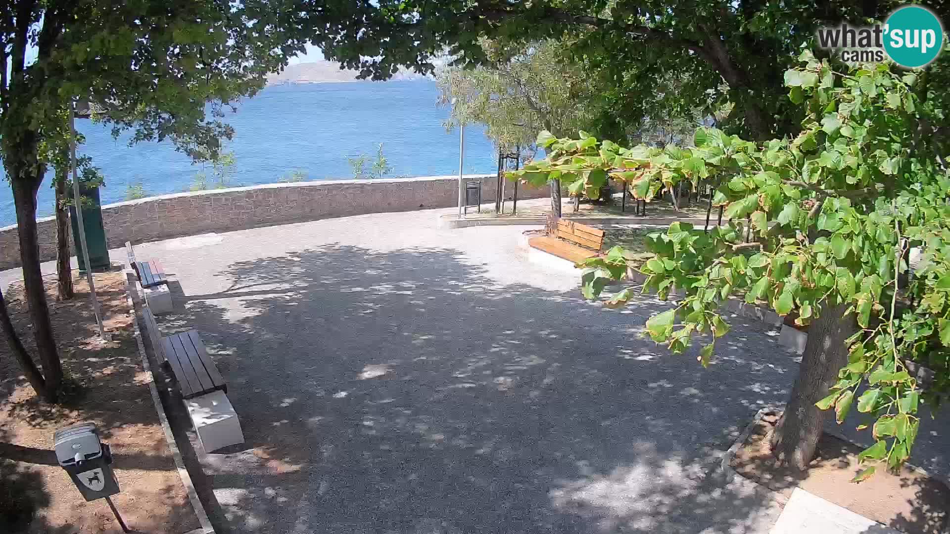Webcam Senj en direct – Parc des Écrivains et canal du Velebit