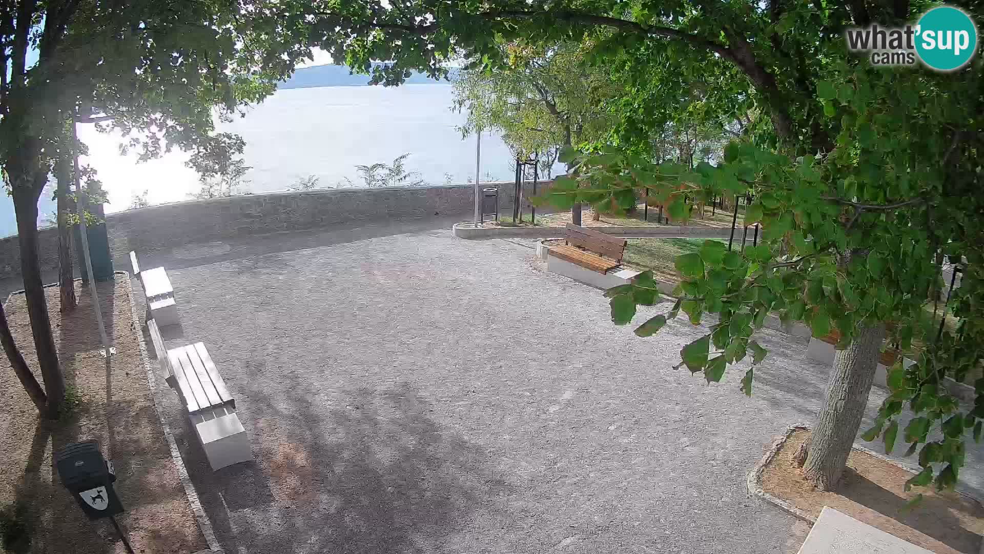 Spletna kamera Senj v živo – Park pisateljev in Velebitski kanal