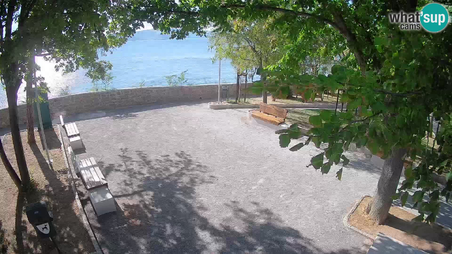 Spletna kamera Senj v živo – Park pisateljev in Velebitski kanal
