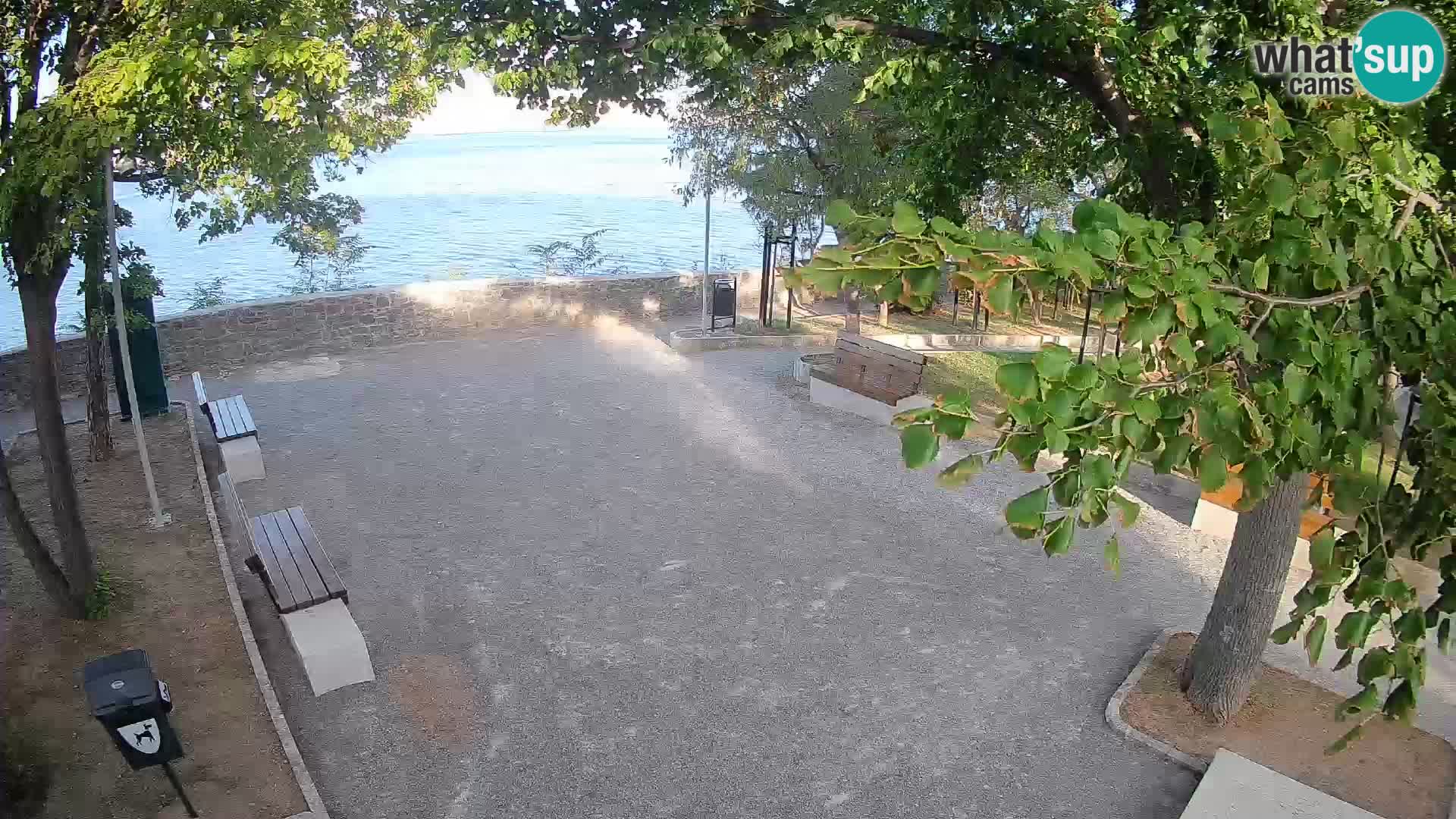 Spletna kamera Senj v živo – Park pisateljev in Velebitski kanal